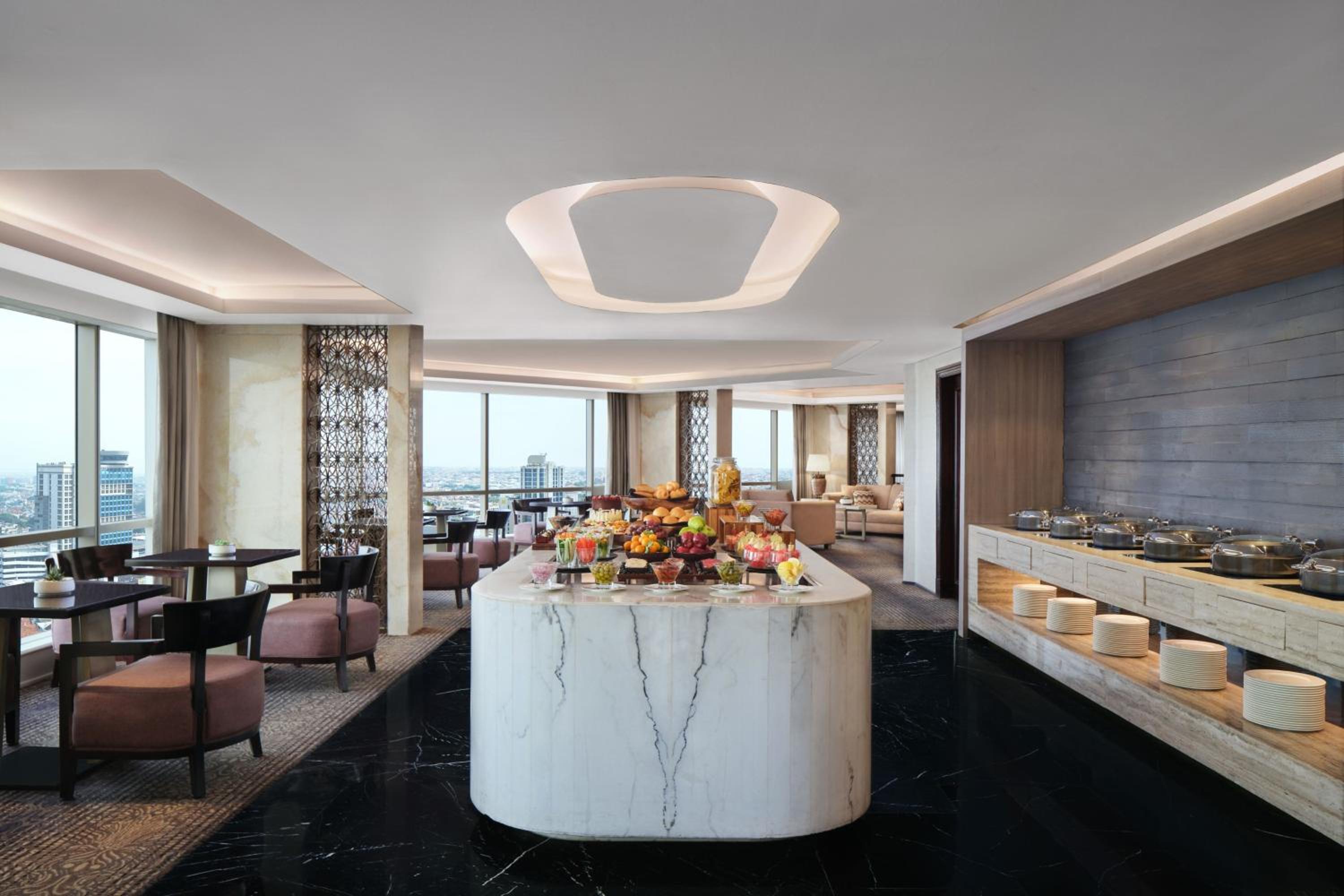 King Room with Skyline View - Executive Lounge Access - Photo 2