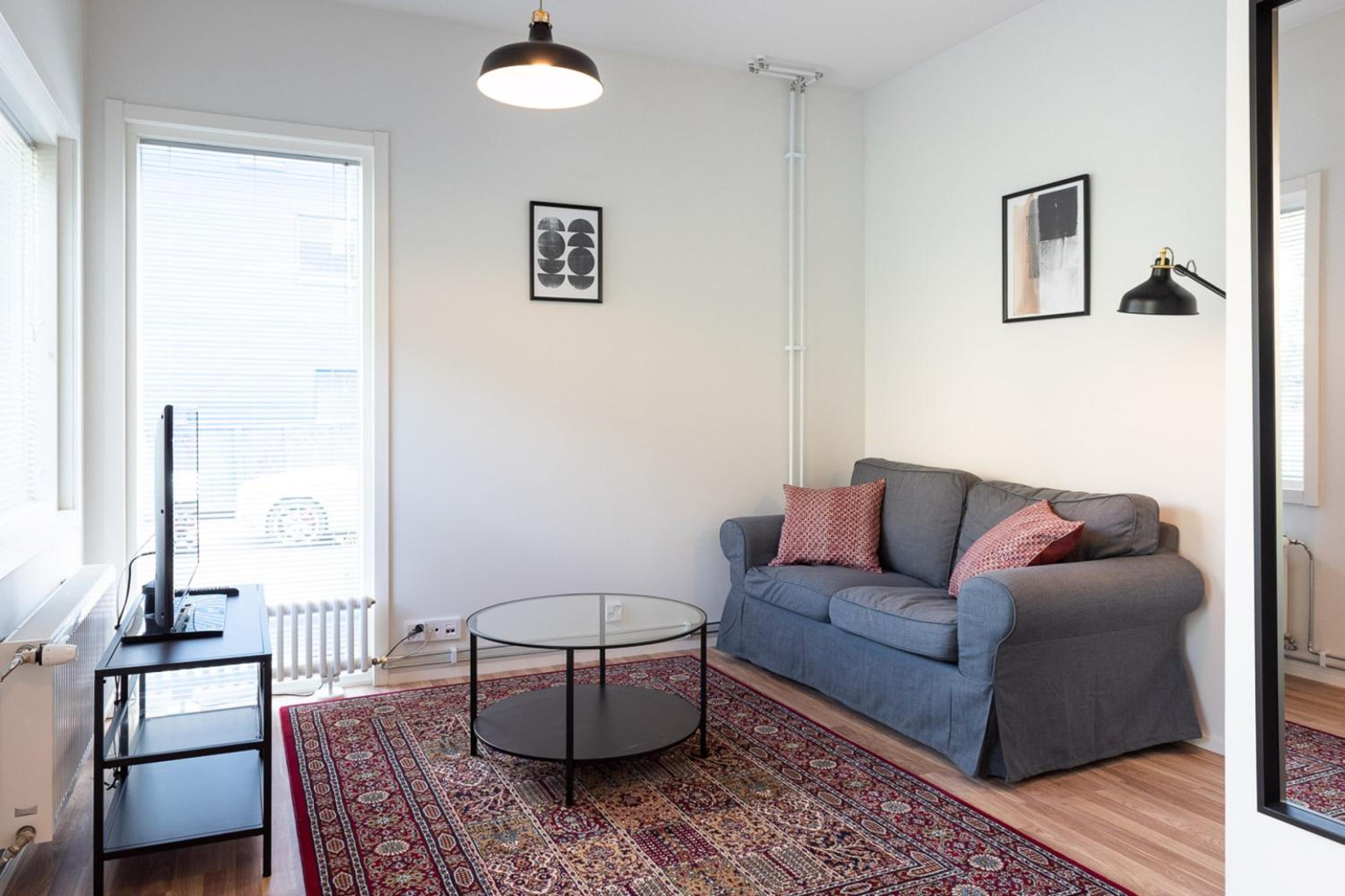 One-Bedroom Apartment photo 1