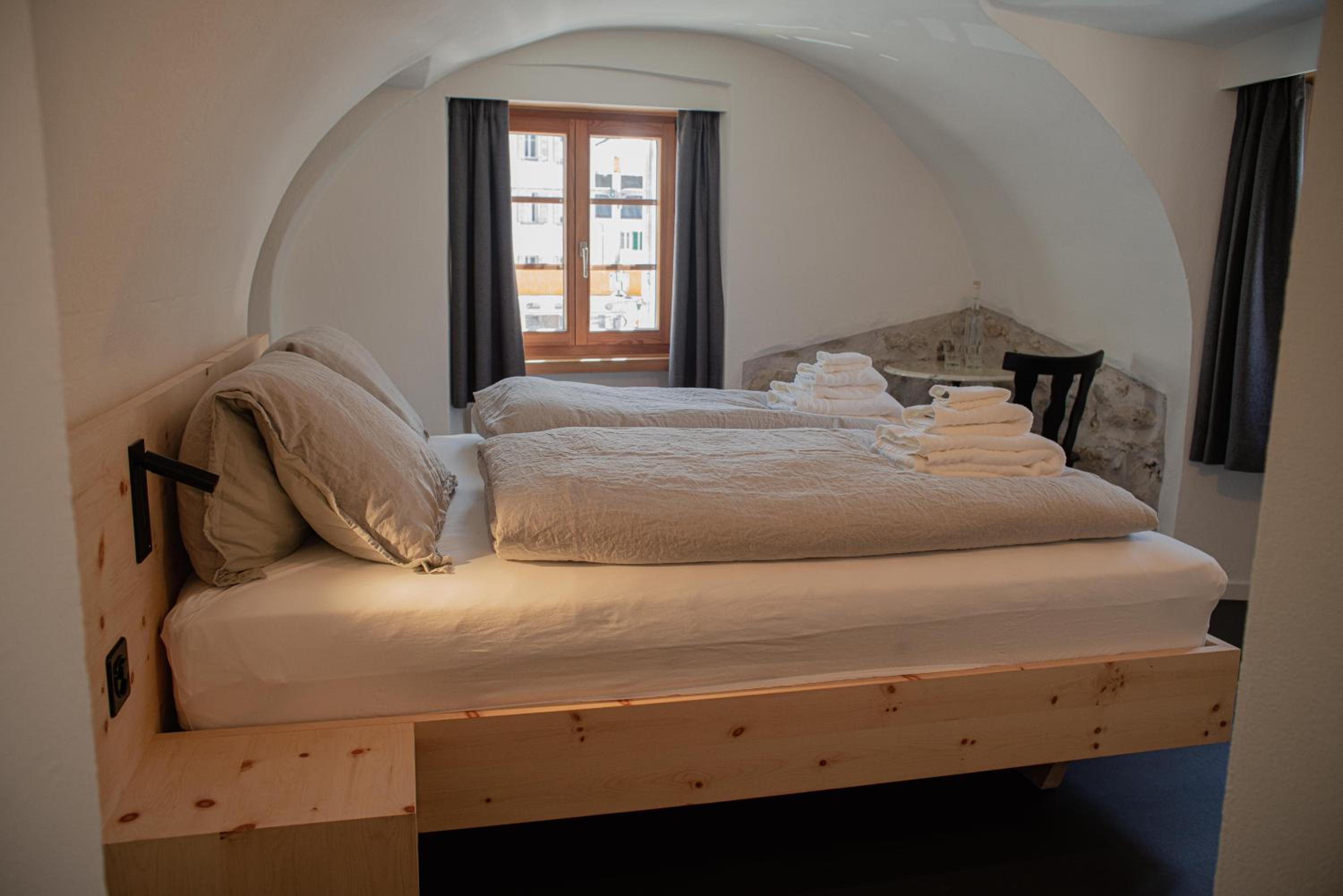 Single Room with Mountain View