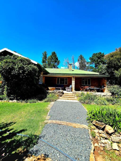 Three-Bedroom House photo 2