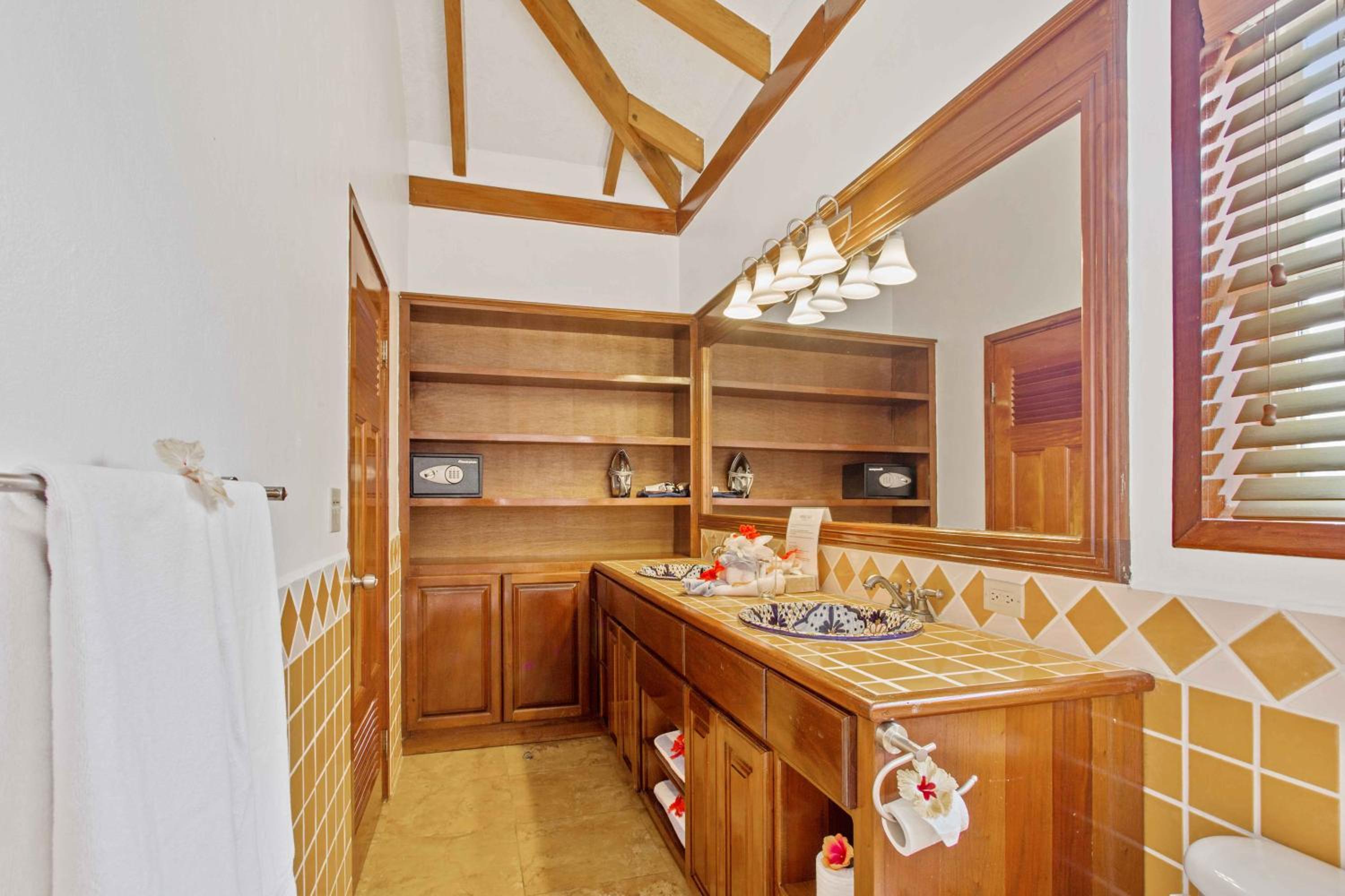 Two-Bedroom Villa - Photo 2