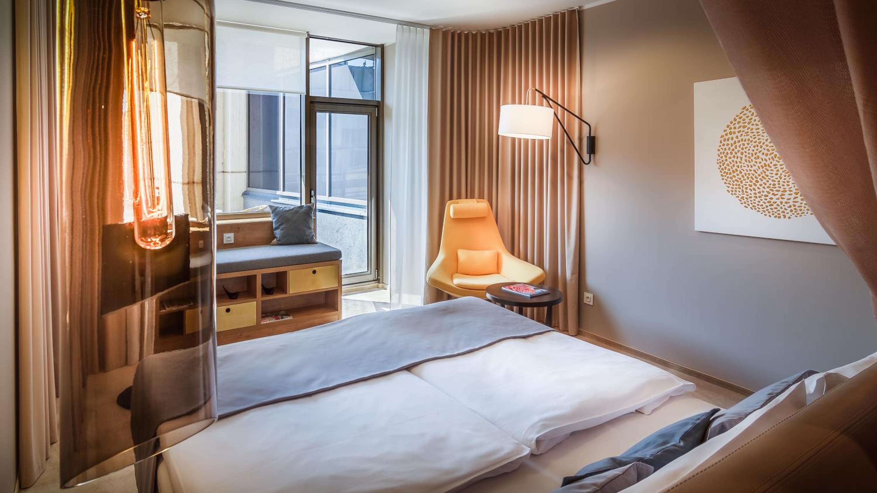 Deluxe Double or Twin room with Castle view and Terrace - Photo 7