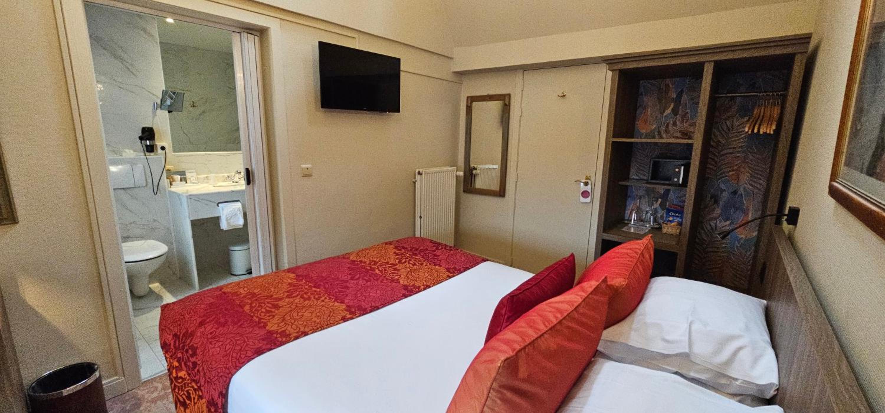 Small Double Room - Photo 4