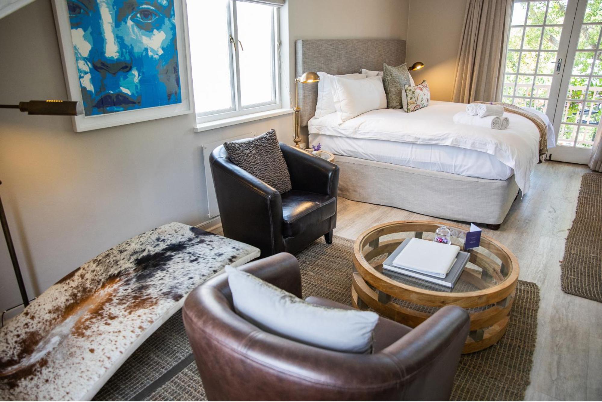Superior King Room with Mountain View photo 2