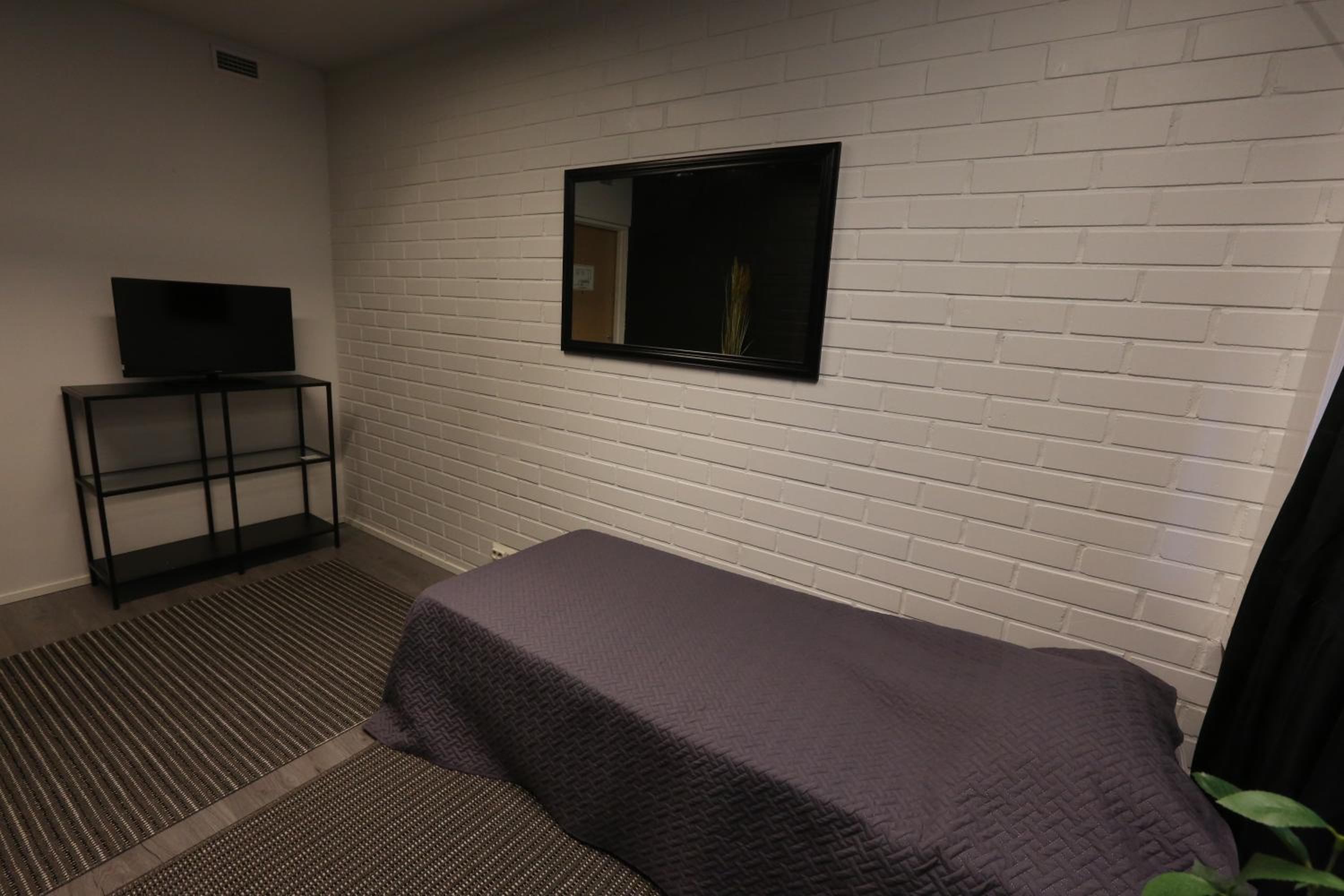 Twin Room with Shared Bathroom photo 2