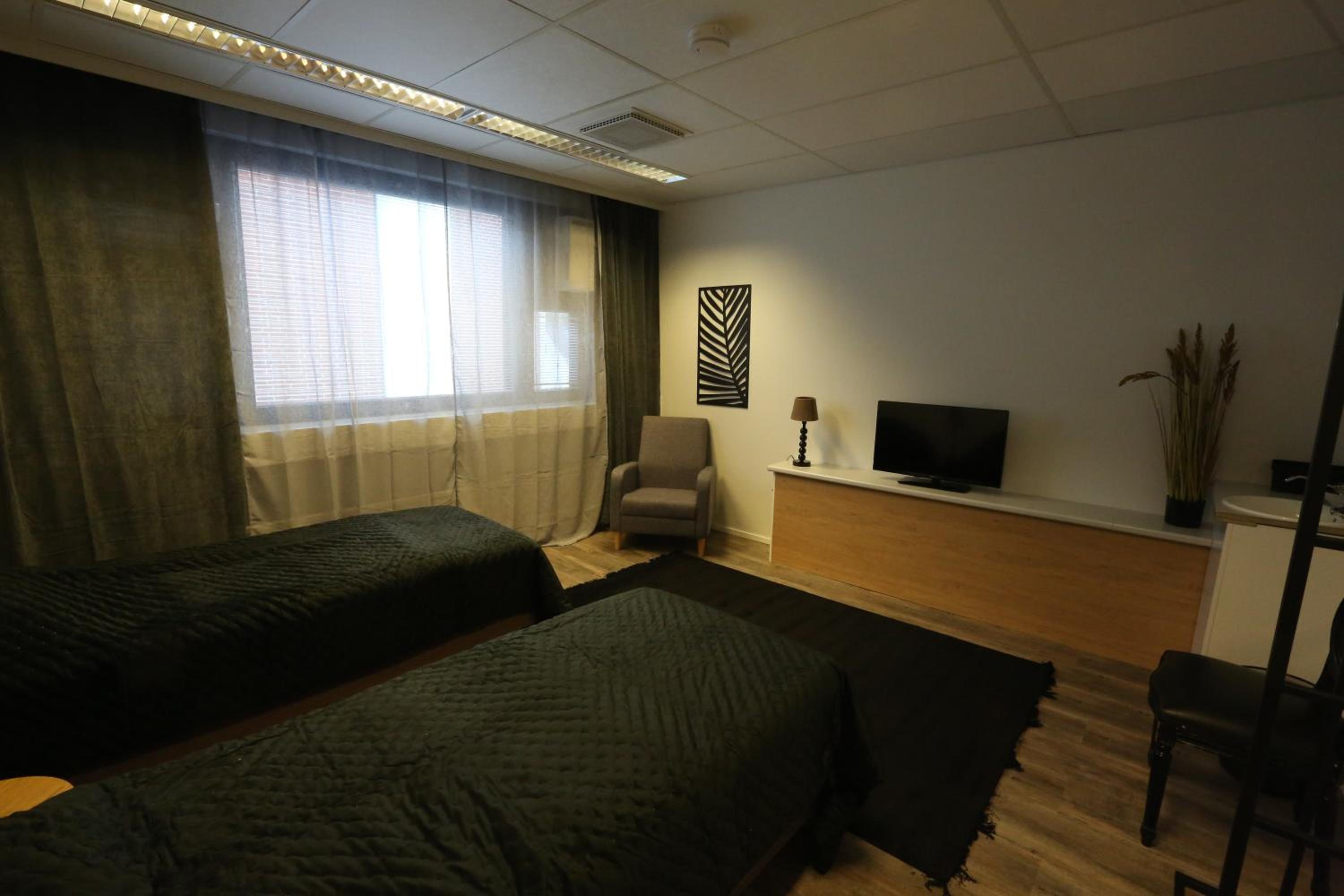 Standard Twin Room with Shared Bathroom photo 2