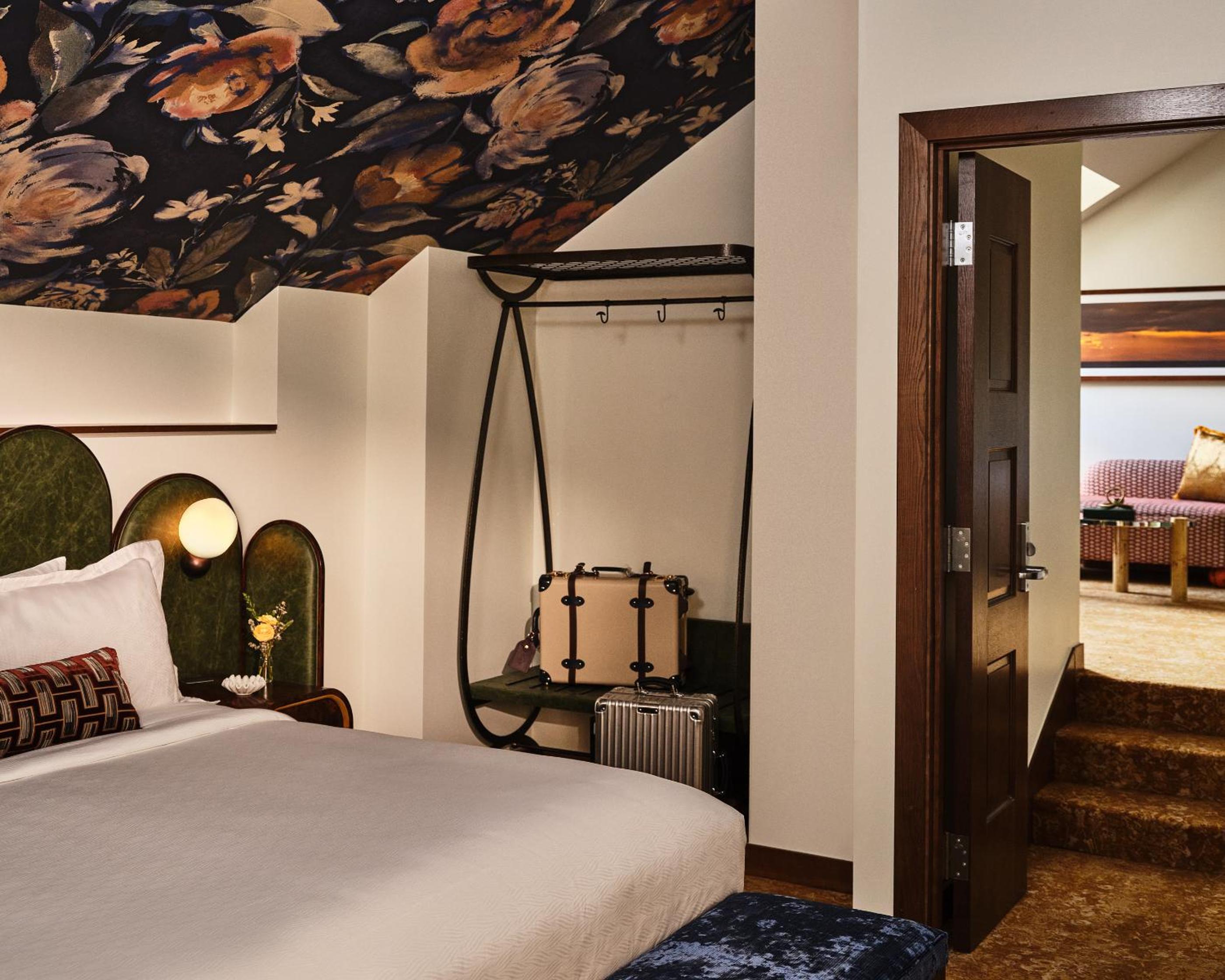 Superior King Suite