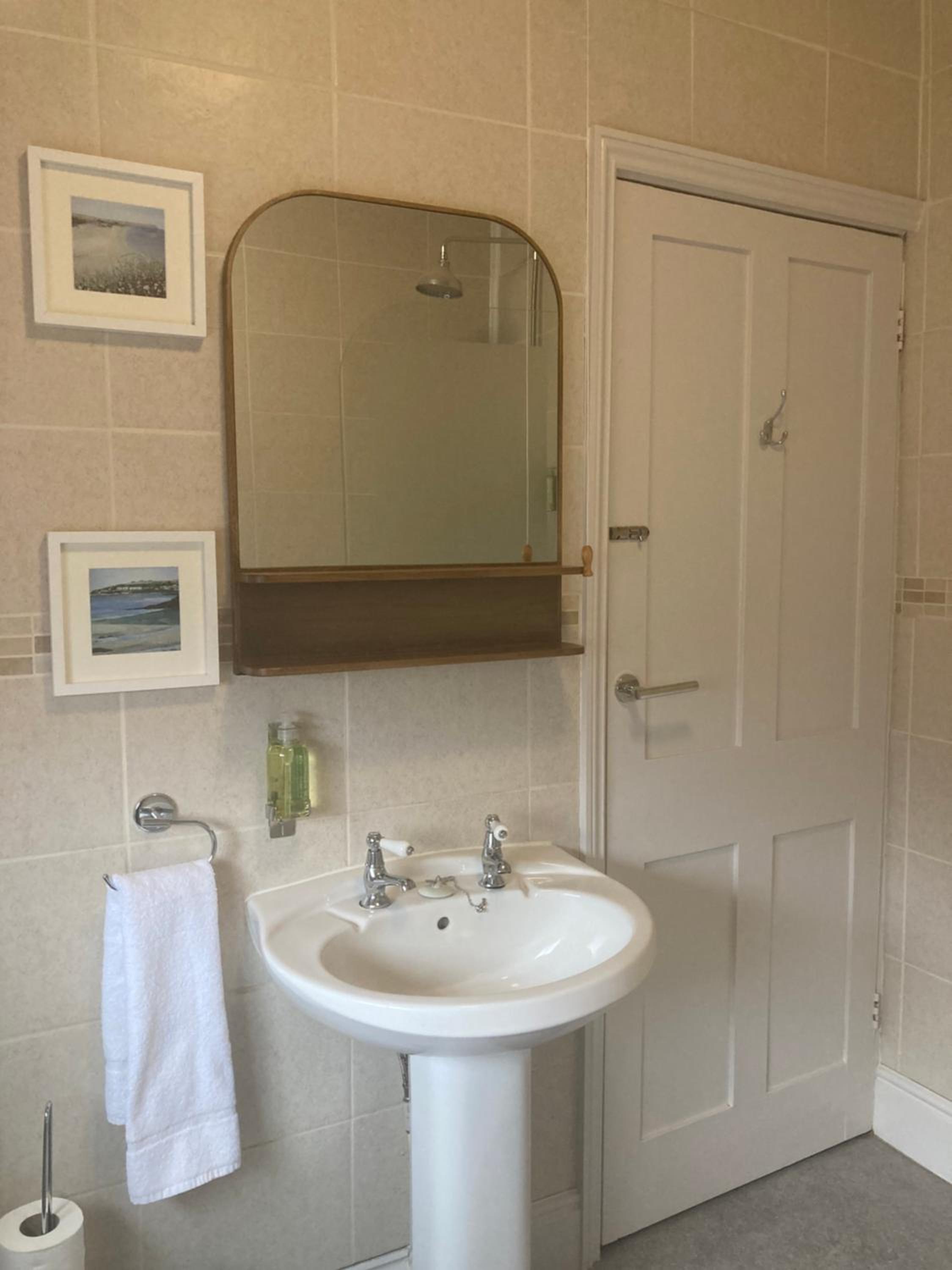 Double Room with Private Bathroom photo 2