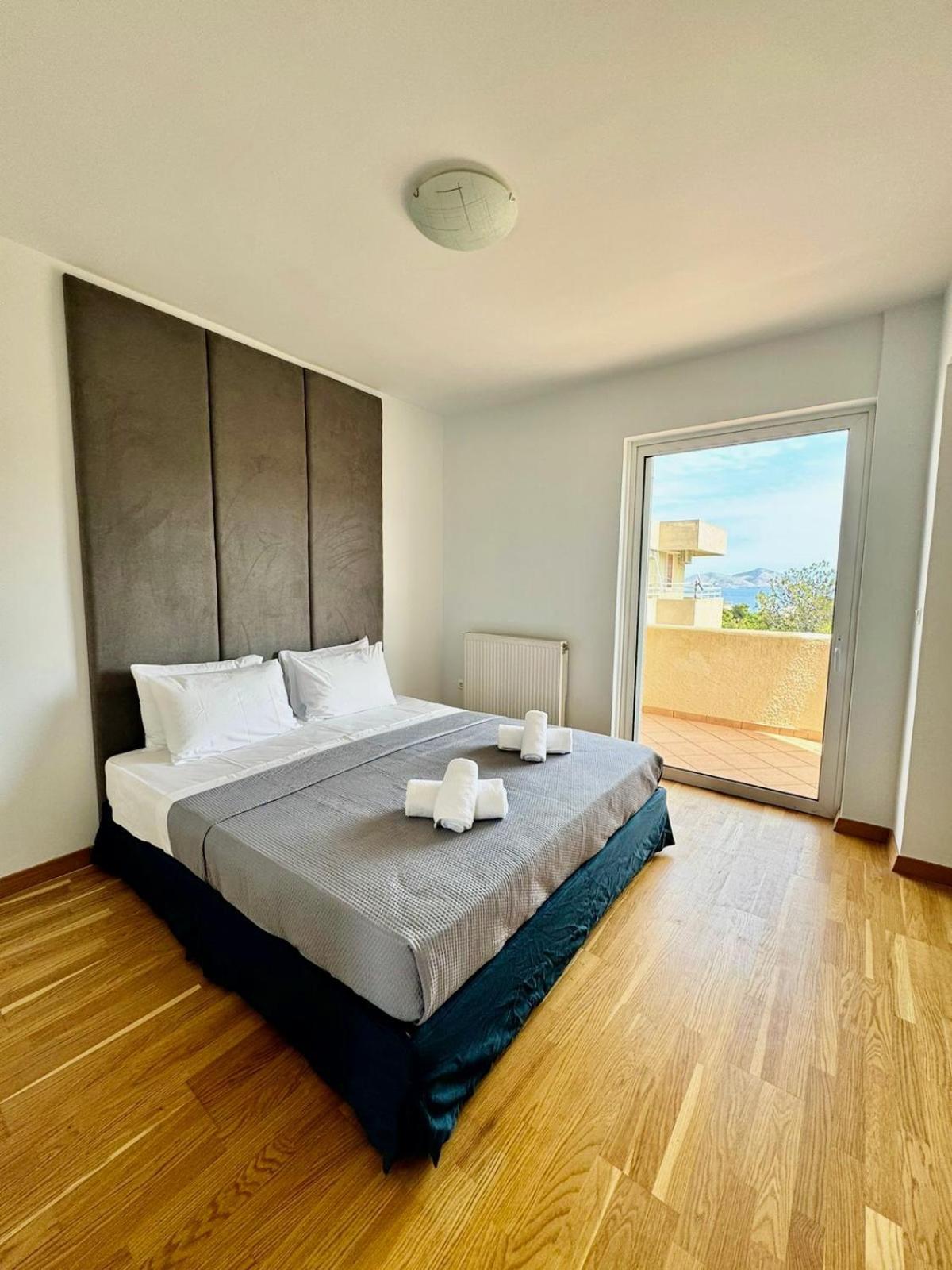 Two-Bedroom Deluxe Apartment With Balcony
