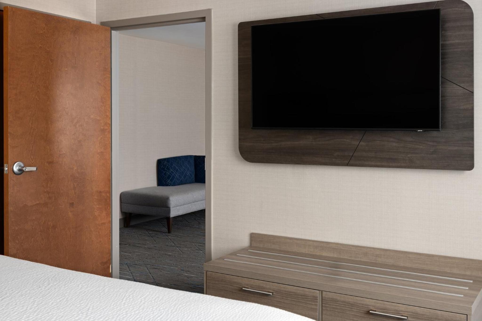 One-Bedroom King Suite - Photo 1