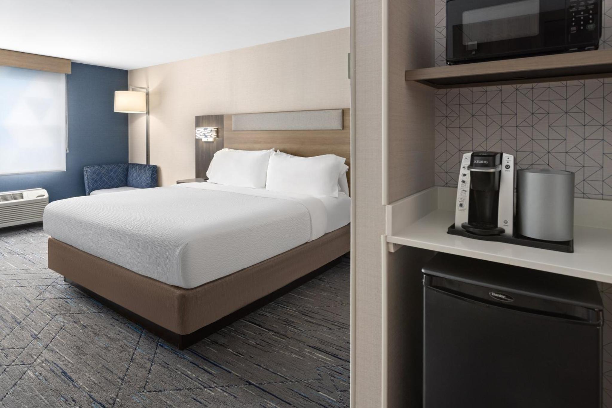 Standard King Room - Photo 2