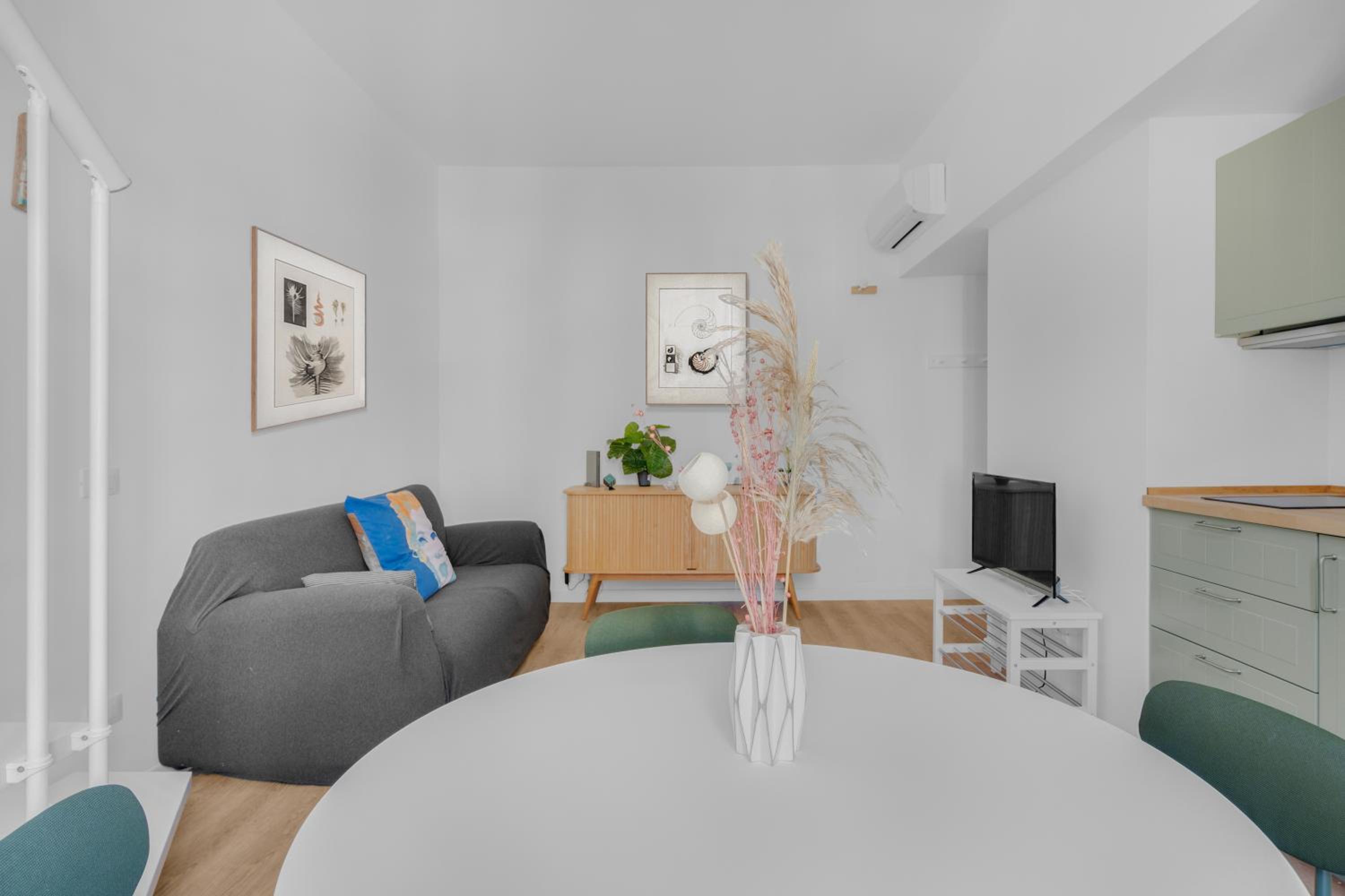 One-Bedroom Apartment