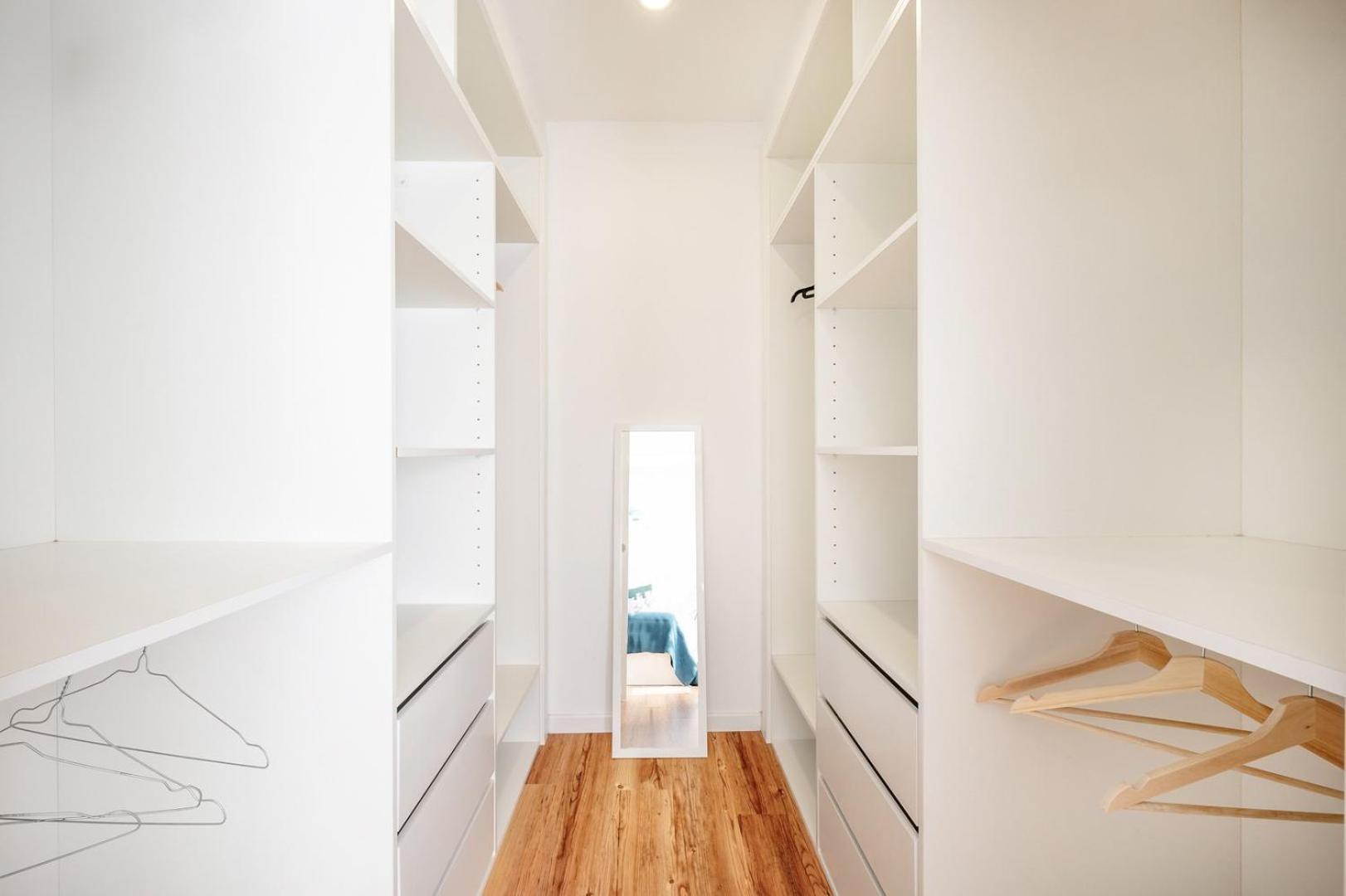 Four-Bedroom House photo 2