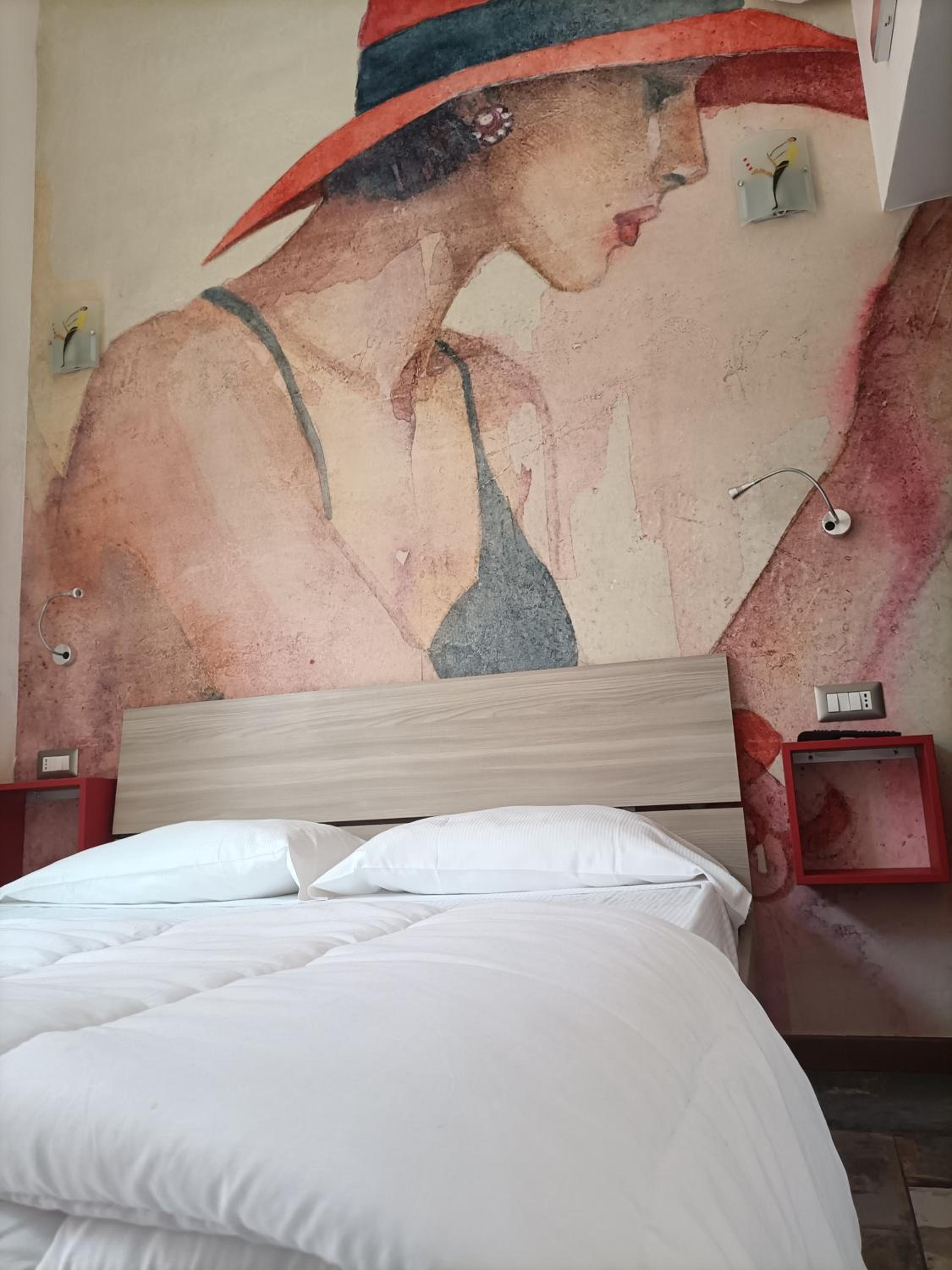 Deluxe Room - Photo 2