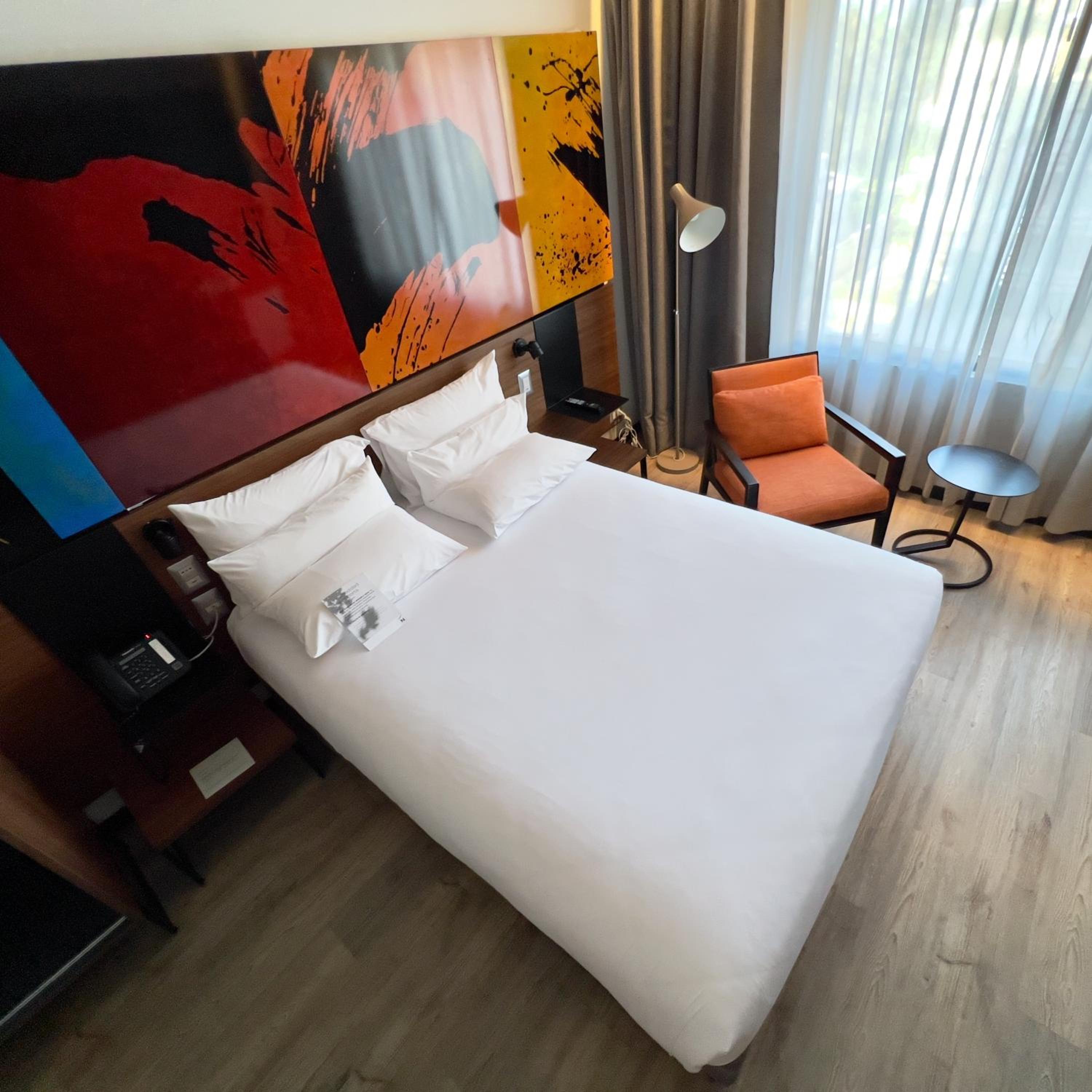 Superior King Suite photo 3