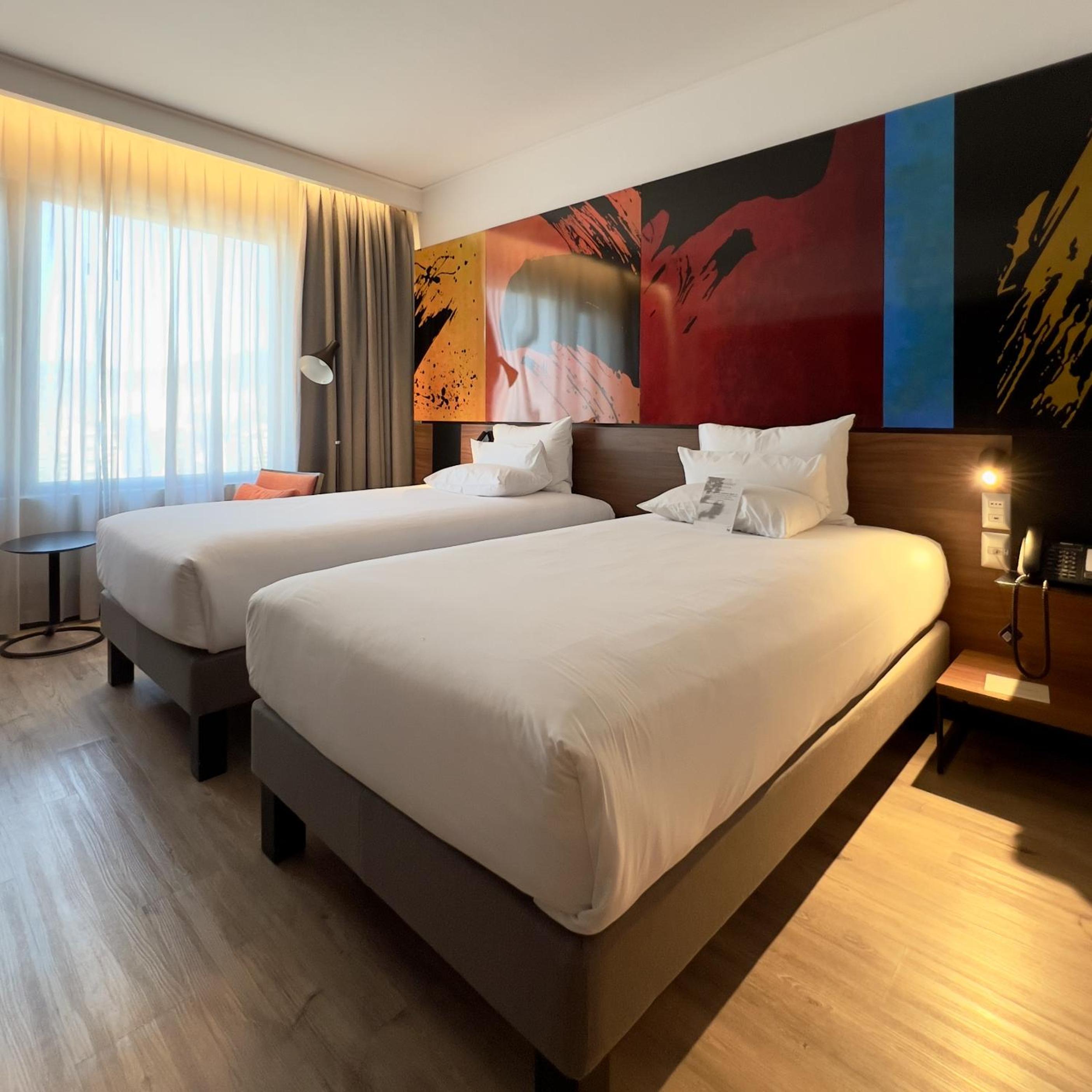 Executive Room with Two Twin Beds photo 3