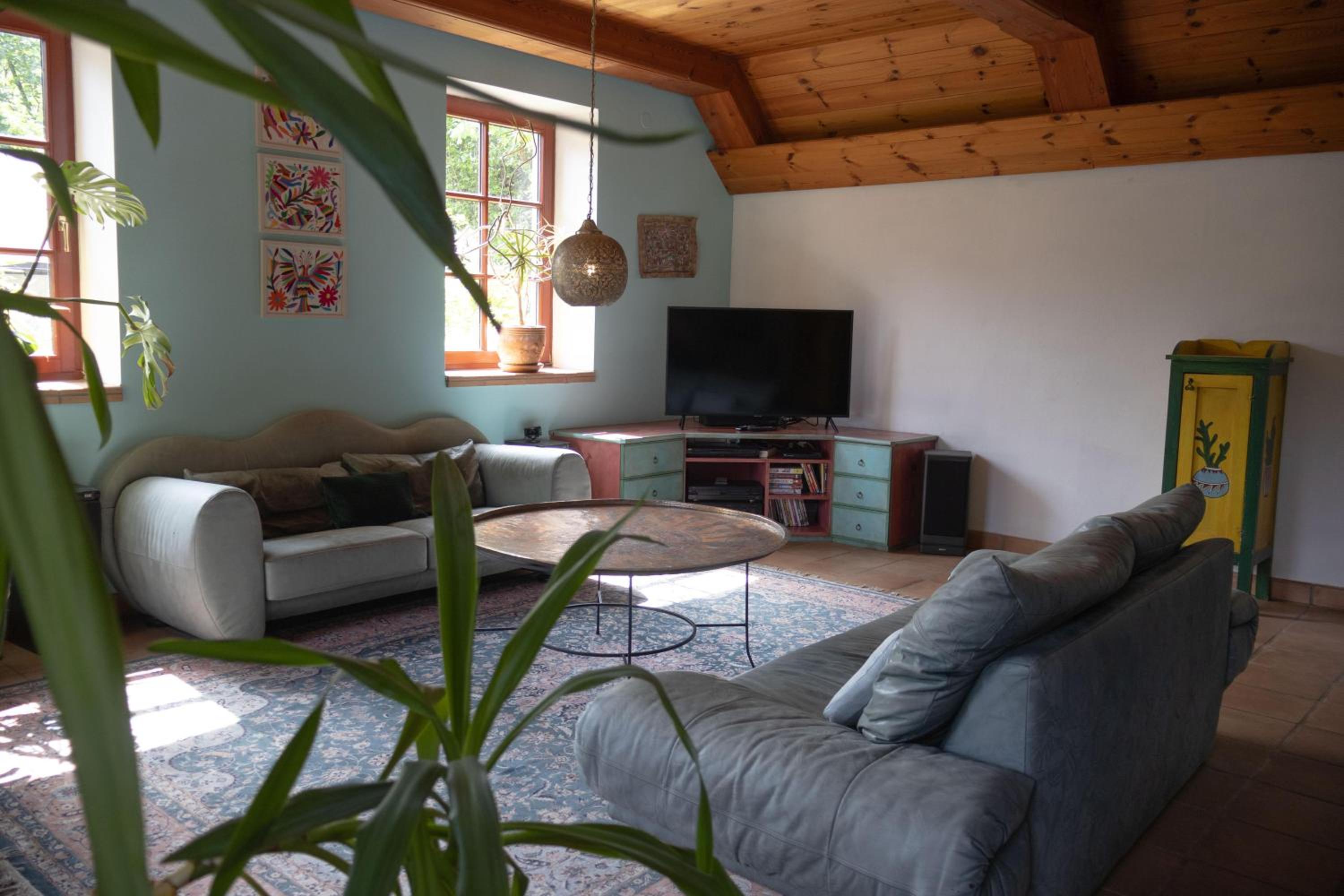 Two-Bedroom Apartment With Bath photo 3