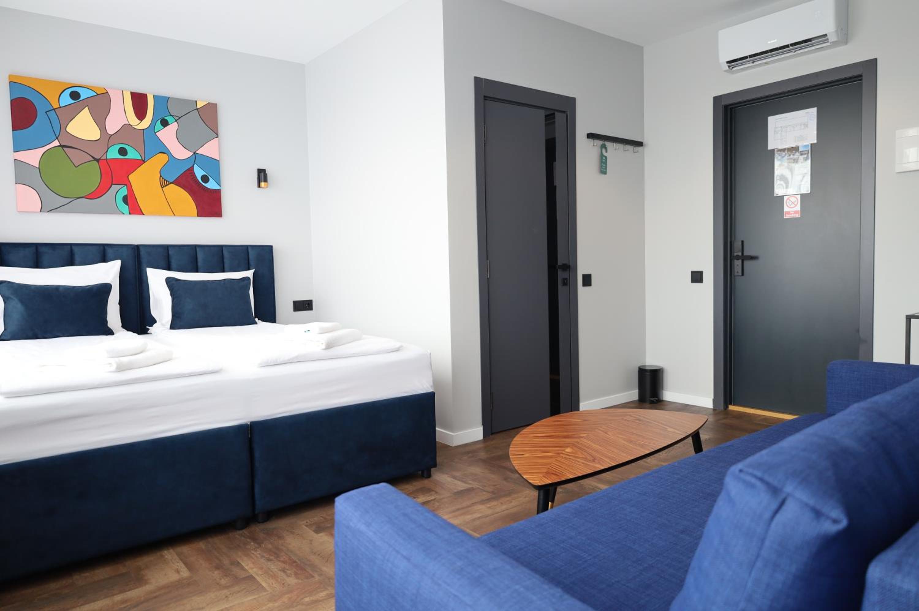 Triple Room - Photo 16
