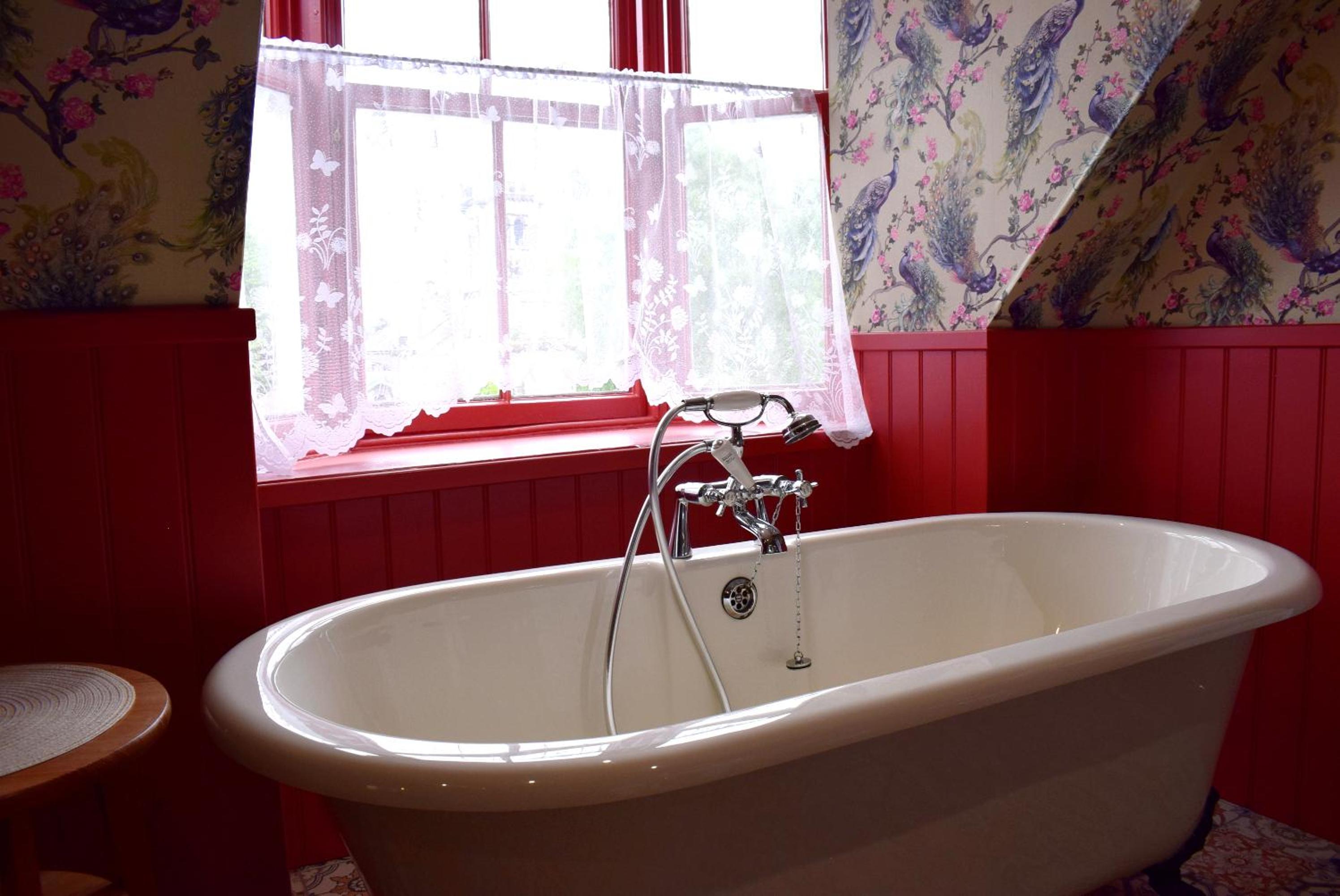 Large Double Room - Photo 5