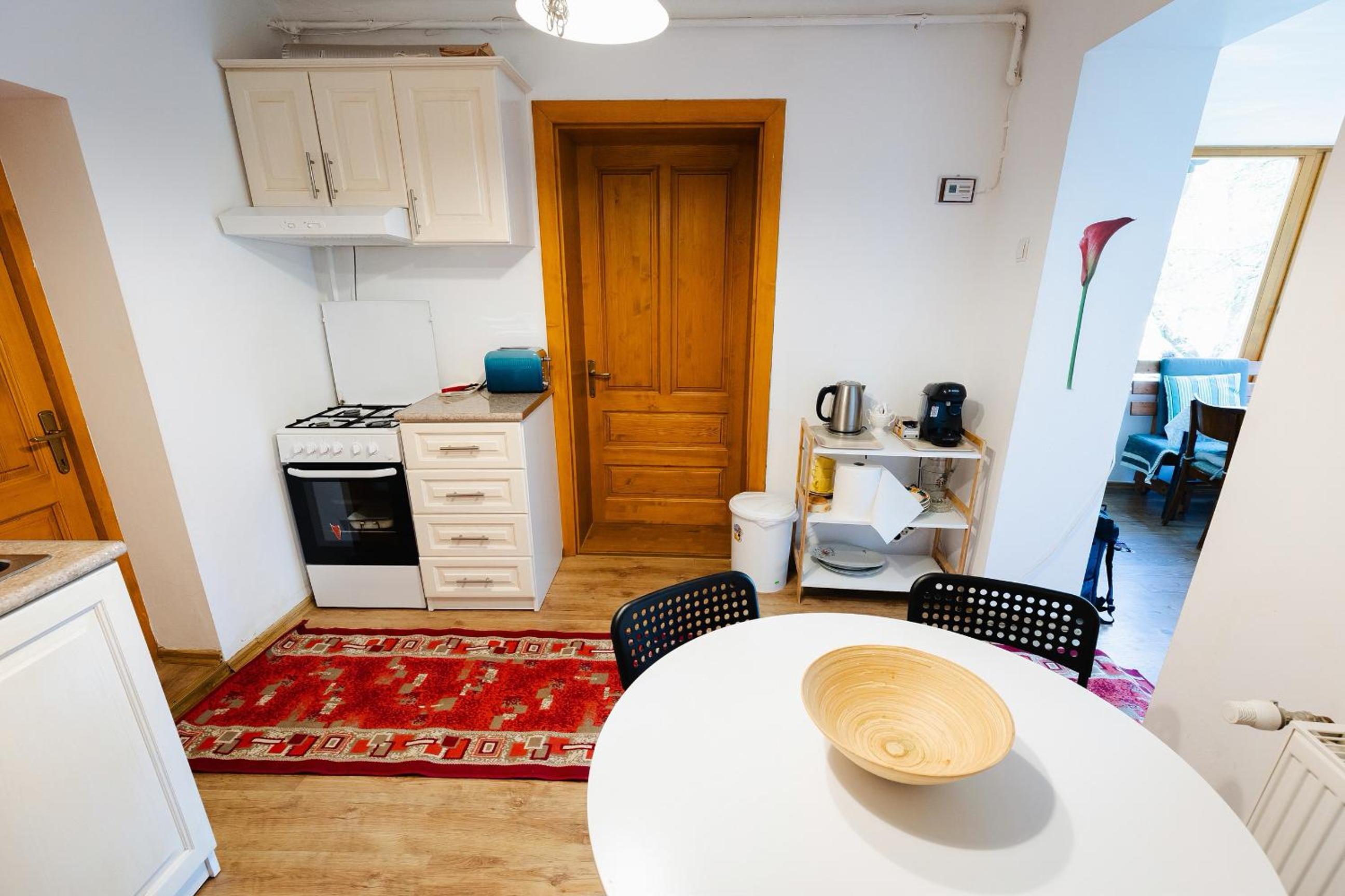 Two-Bedroom House - Photo 3