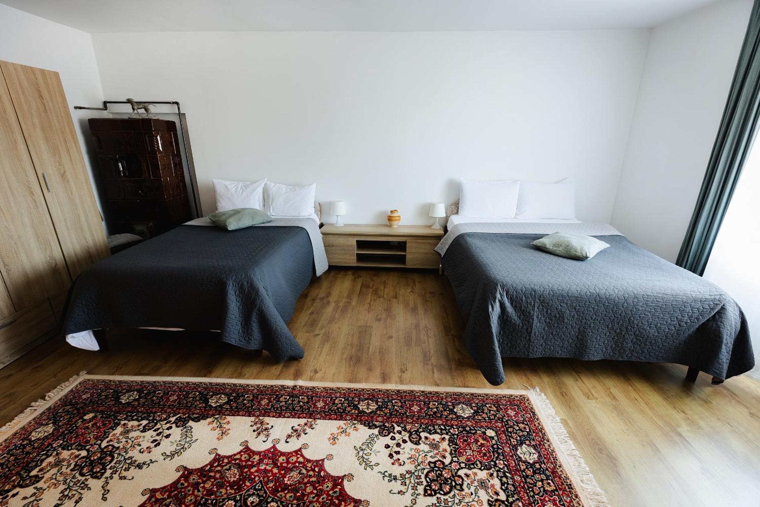 Two-Bedroom House - Photo 4