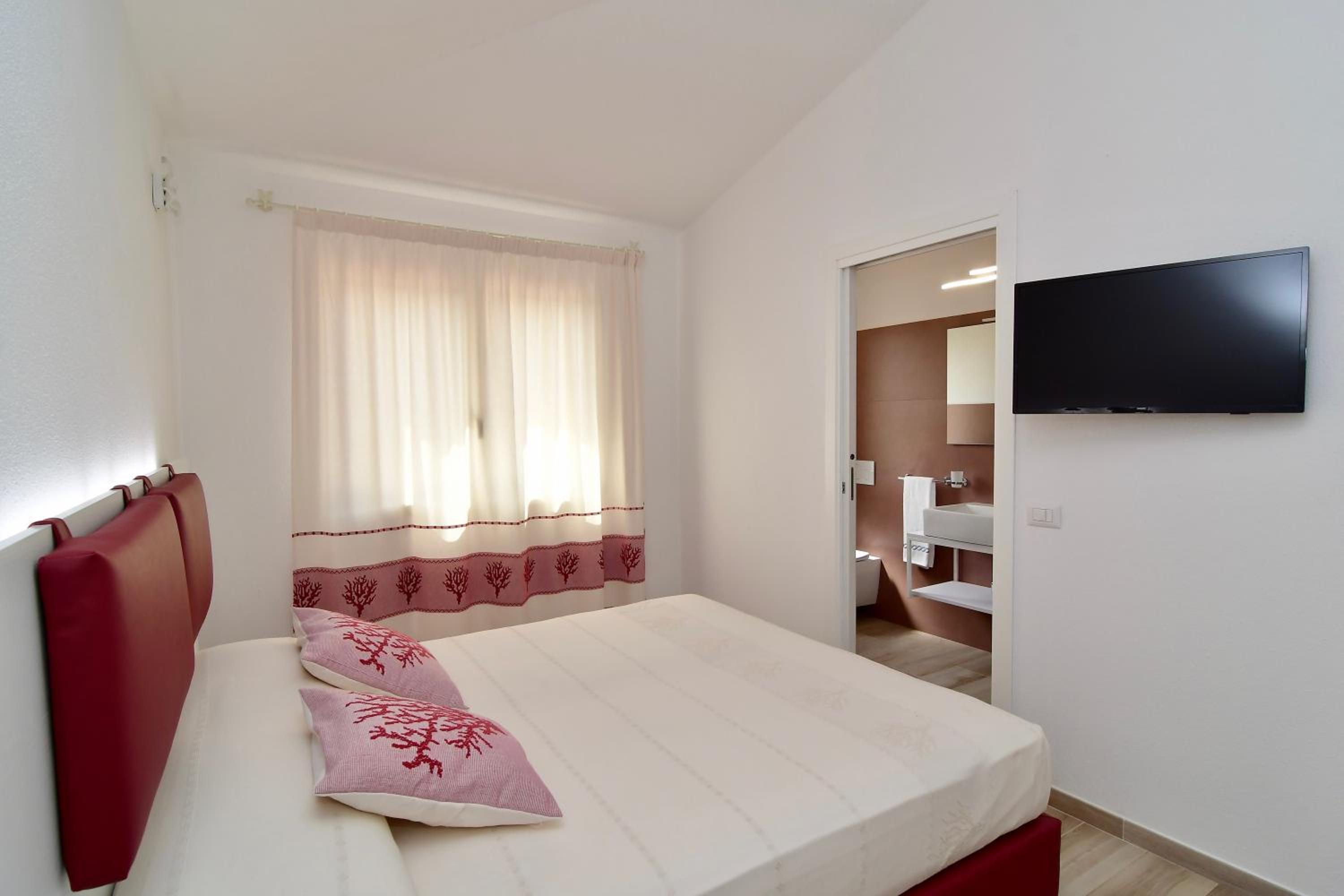 Double or Twin Room with Private Bathroom