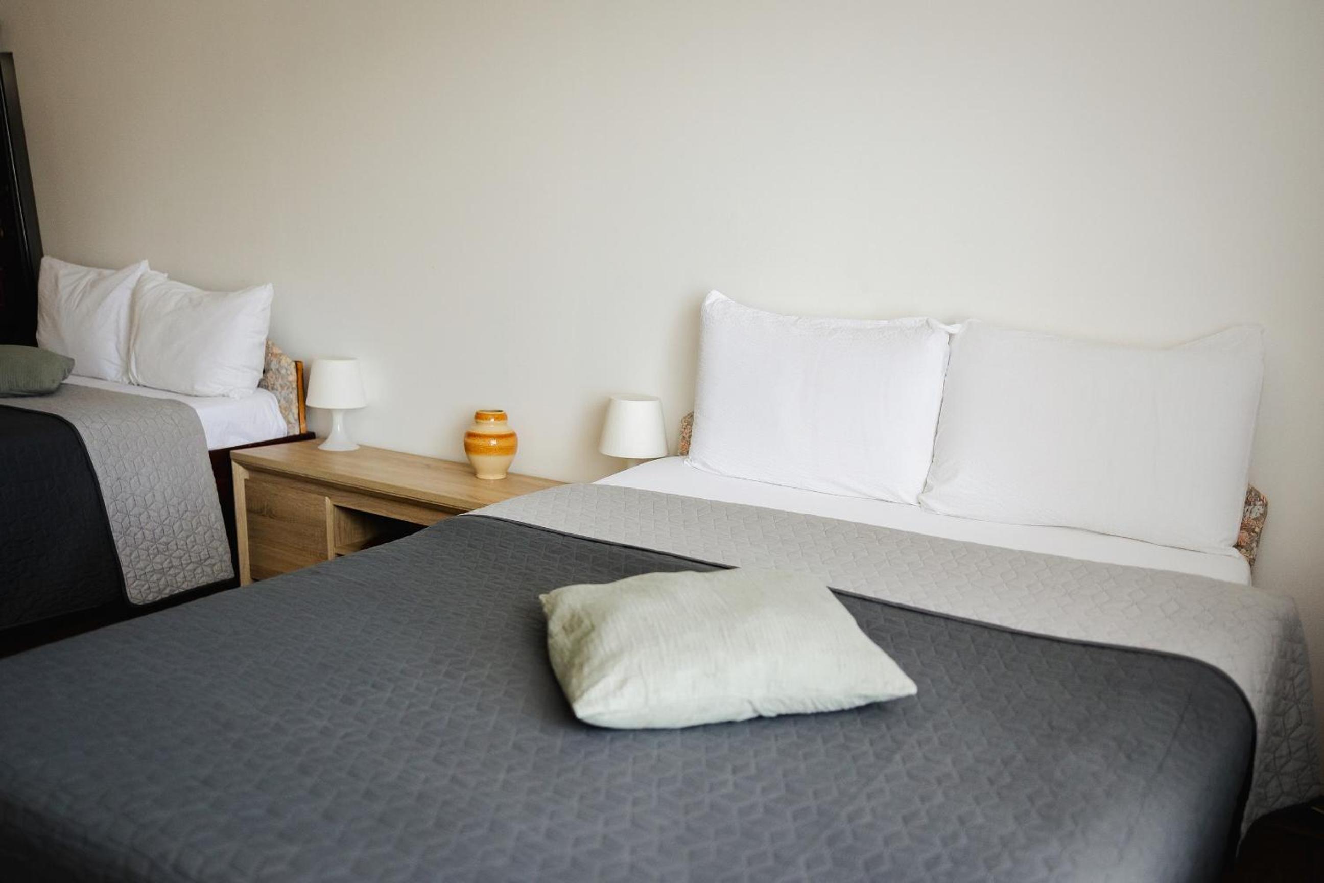 Two-Bedroom House - Photo 8