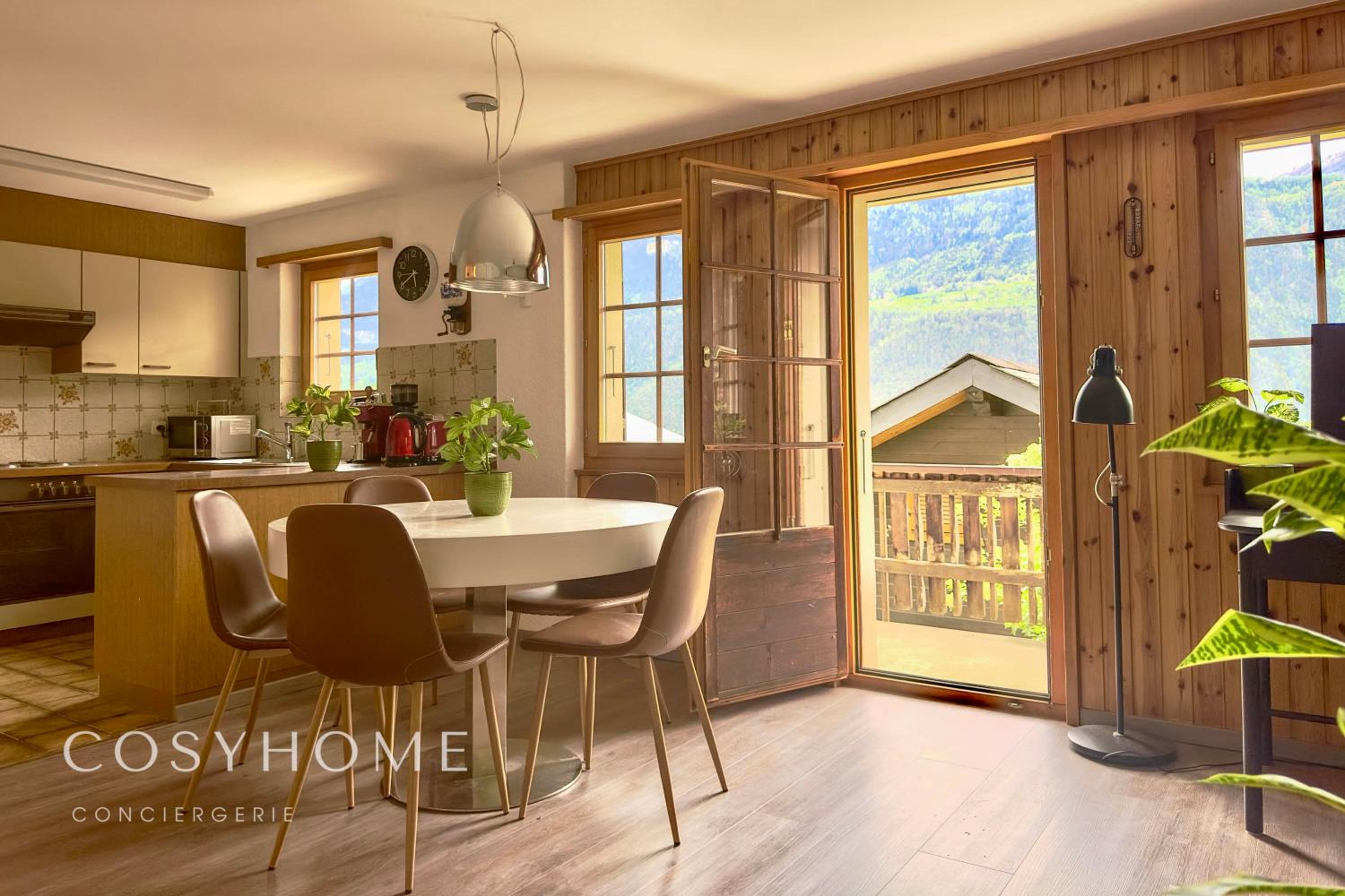 Two-Bedroom Apartment with Mountain View photo 2
