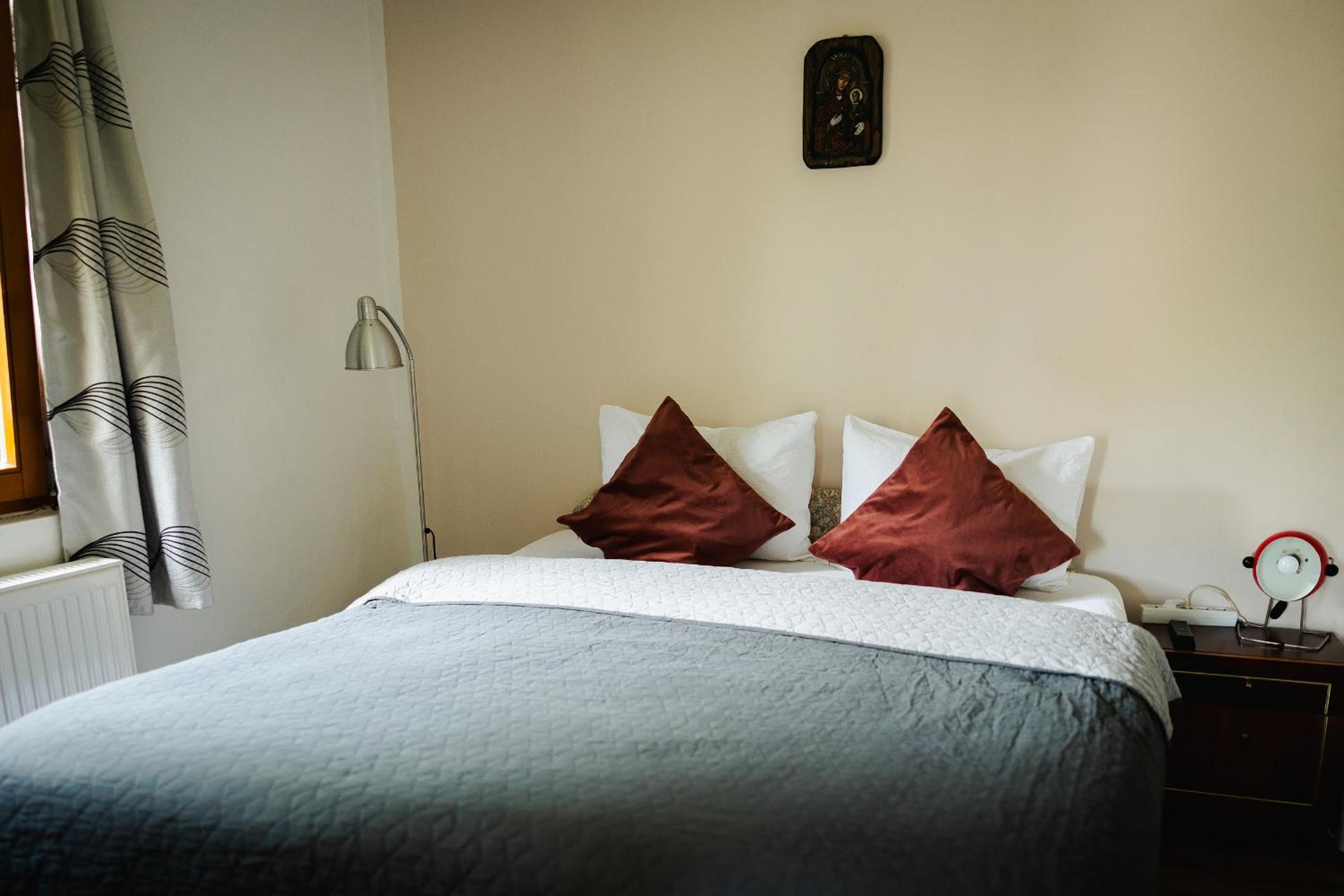 Two-Bedroom House - Photo 15