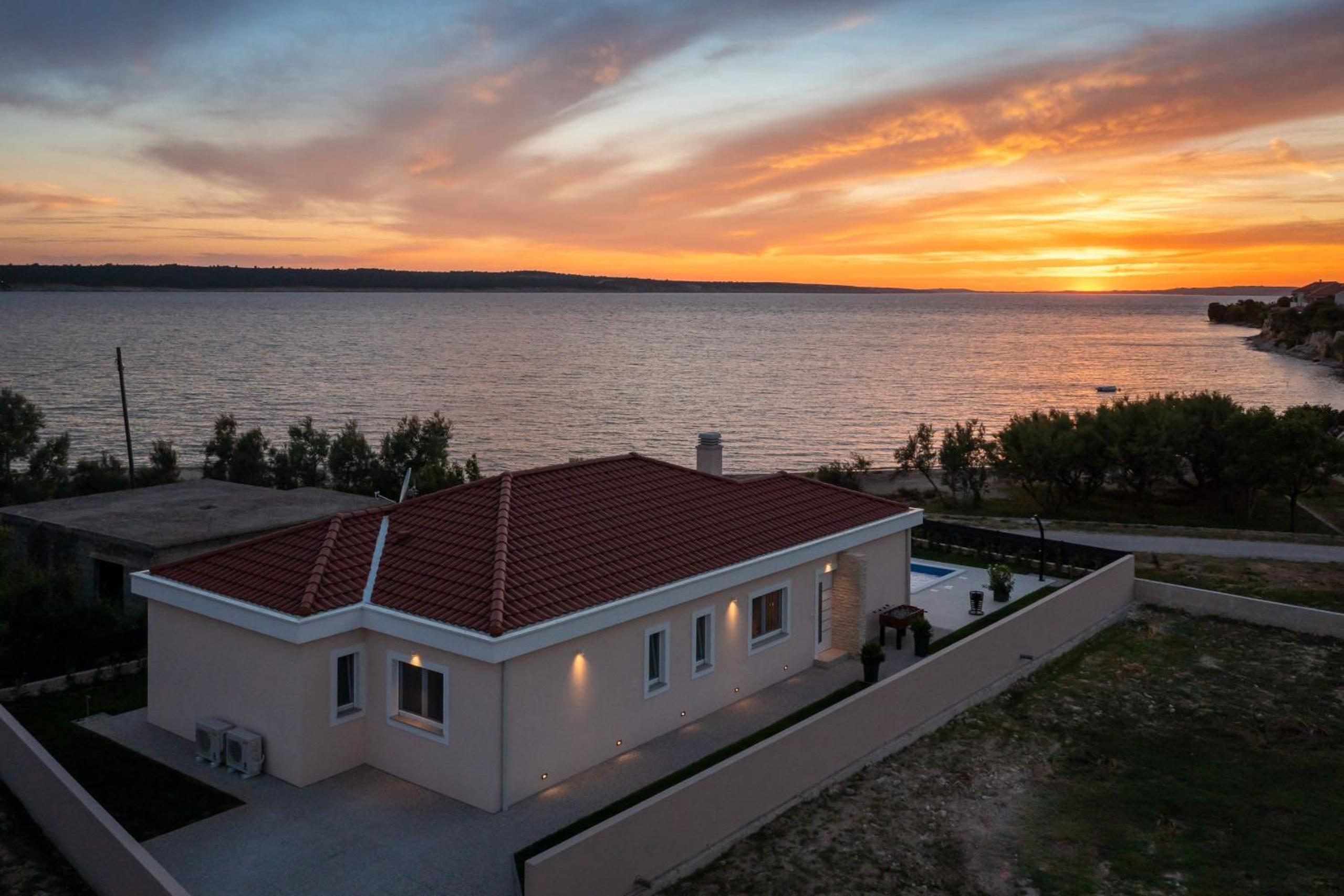 Villa photo 2
