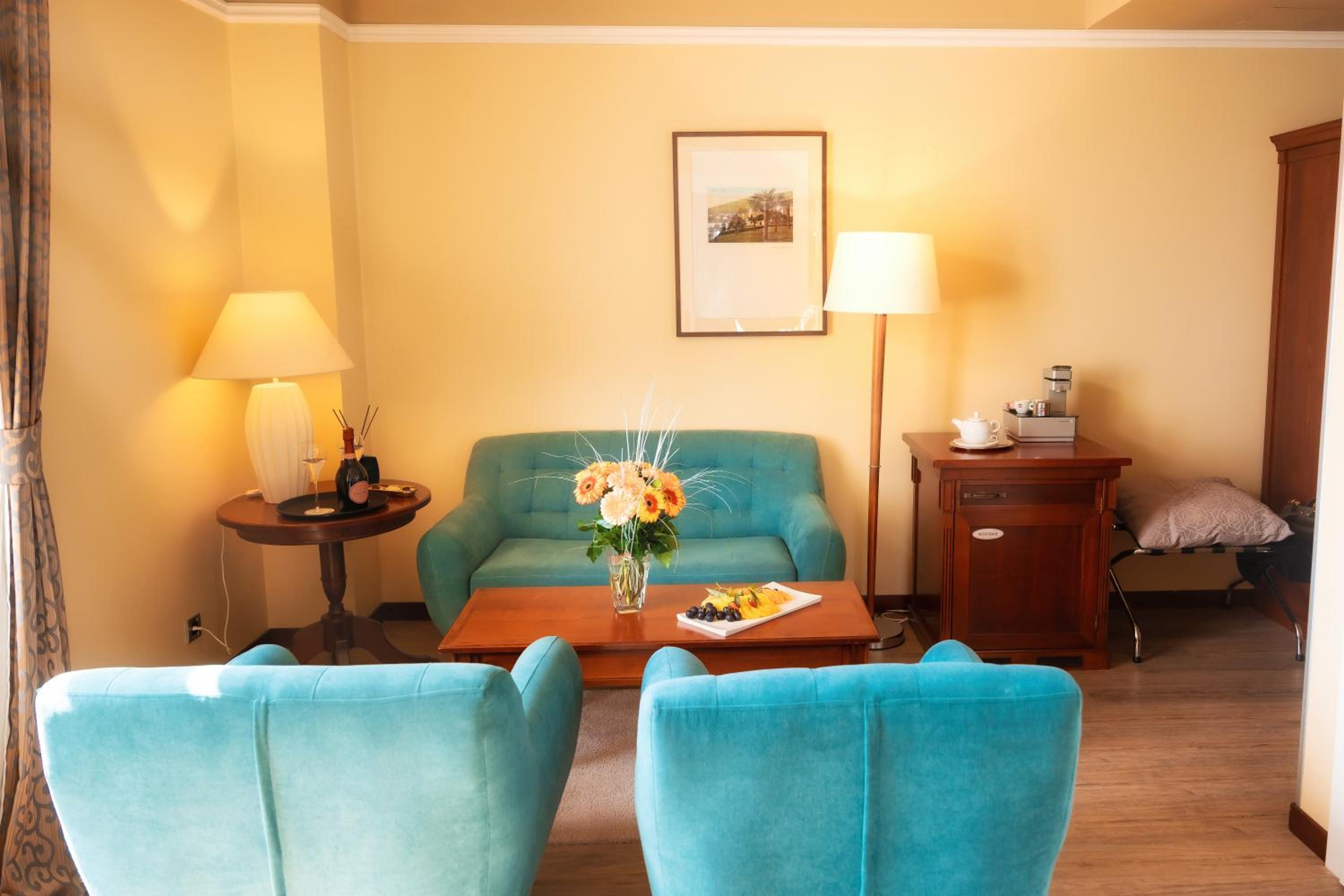 Queen Suite with Sea View - Photo 9
