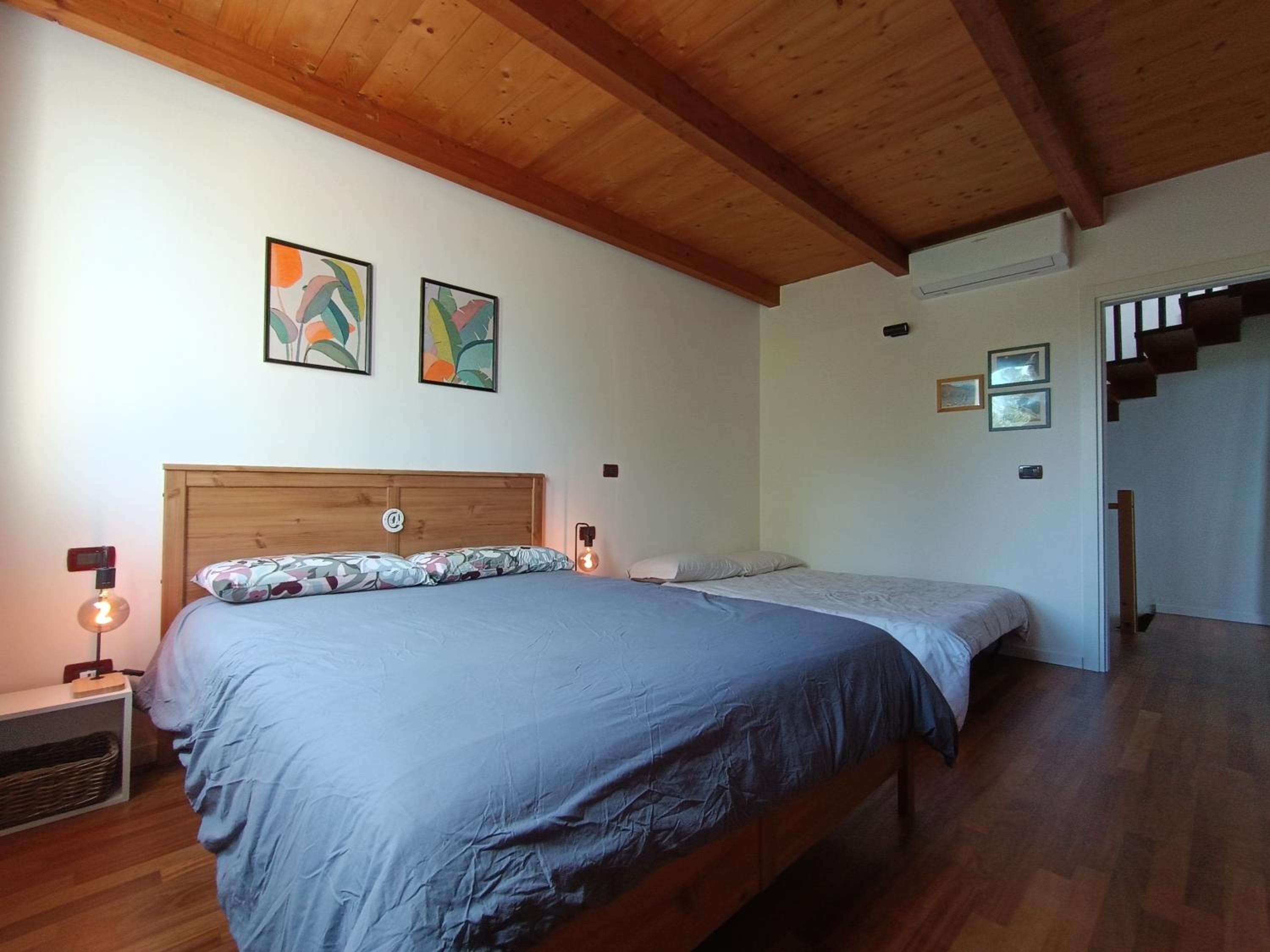 Basic Triple Room with Shared Bathroom