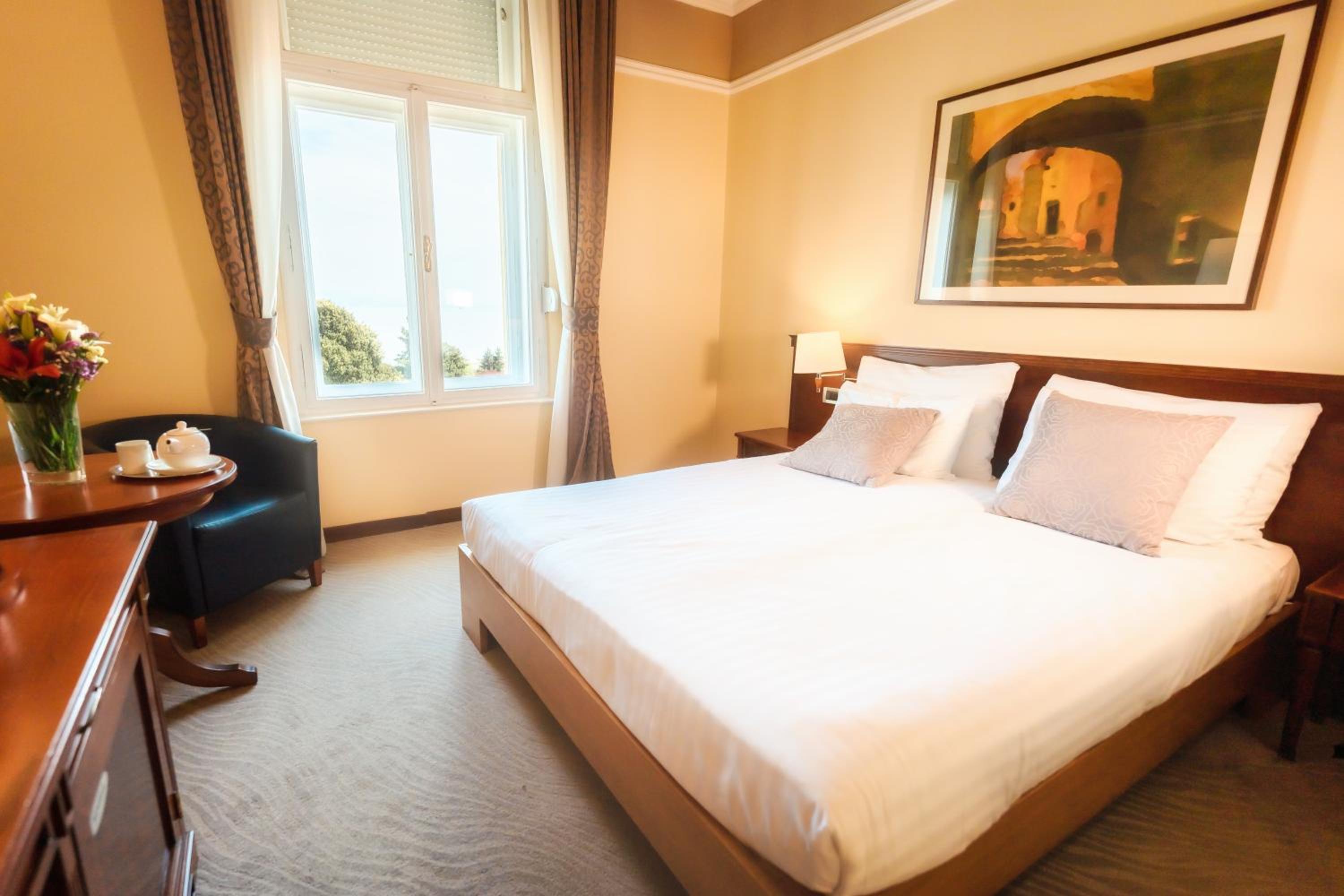 Standard Twin Room - Photo 15