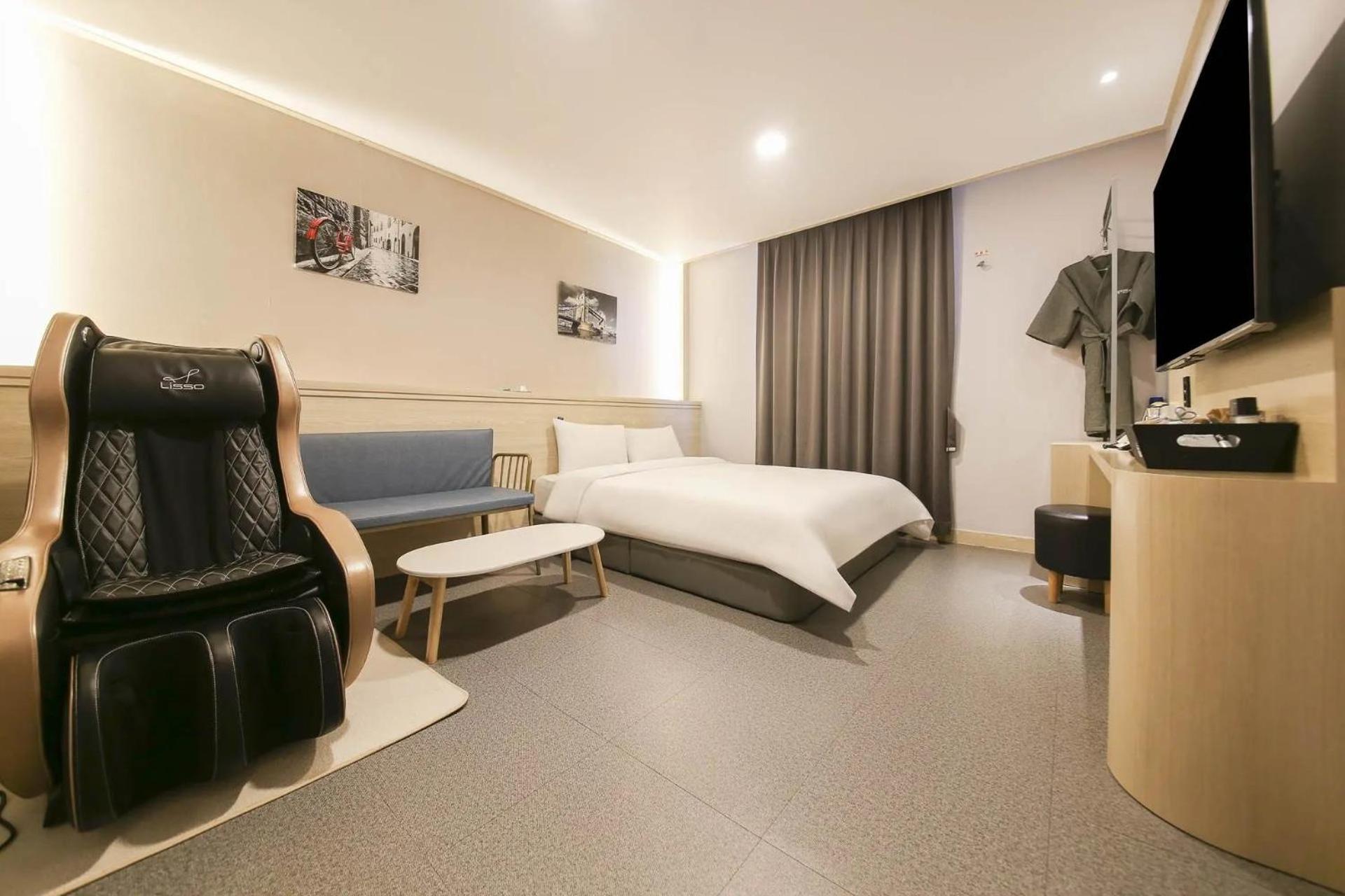 Deluxe Suite