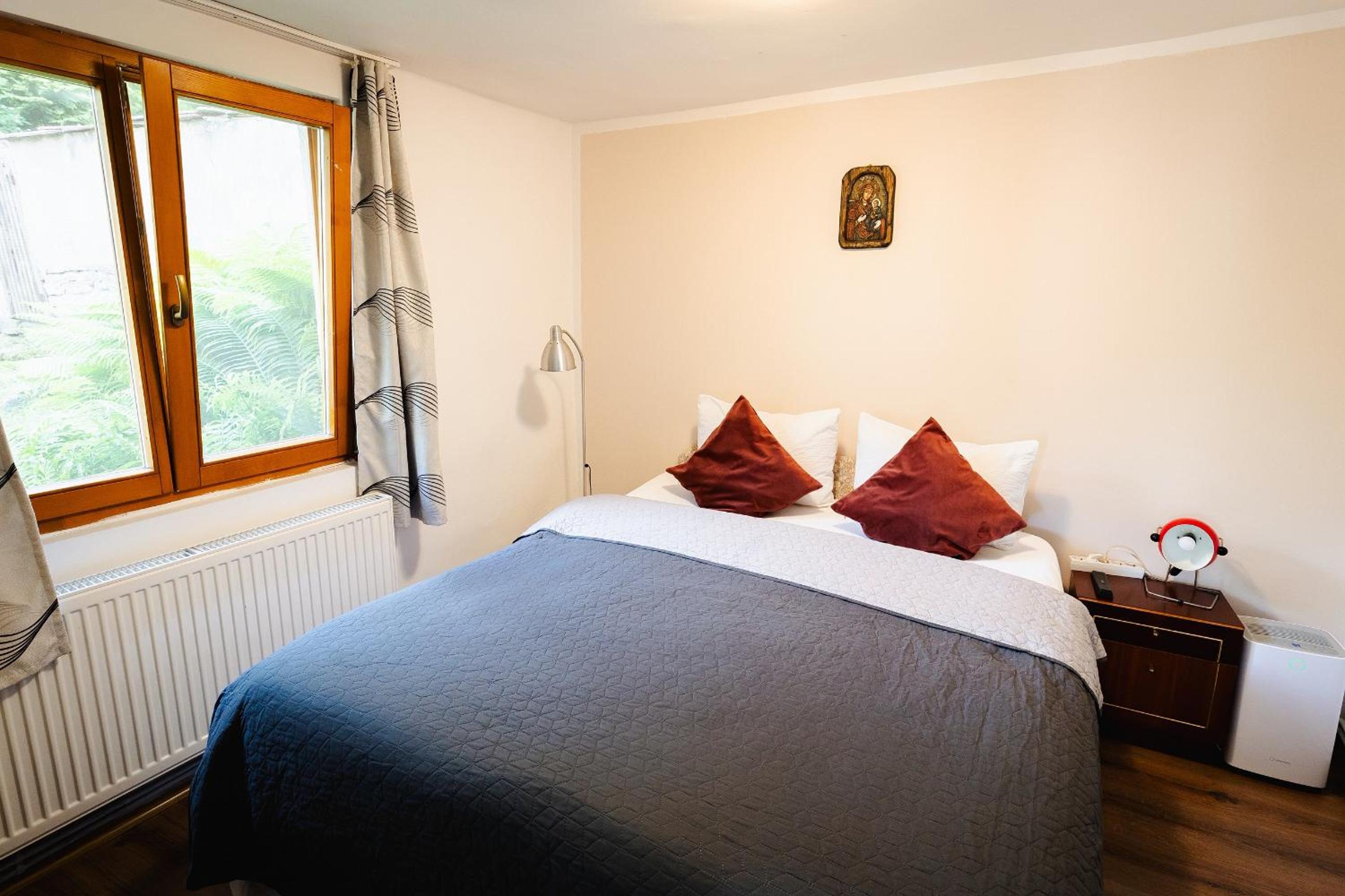 Two-Bedroom House - Photo 17