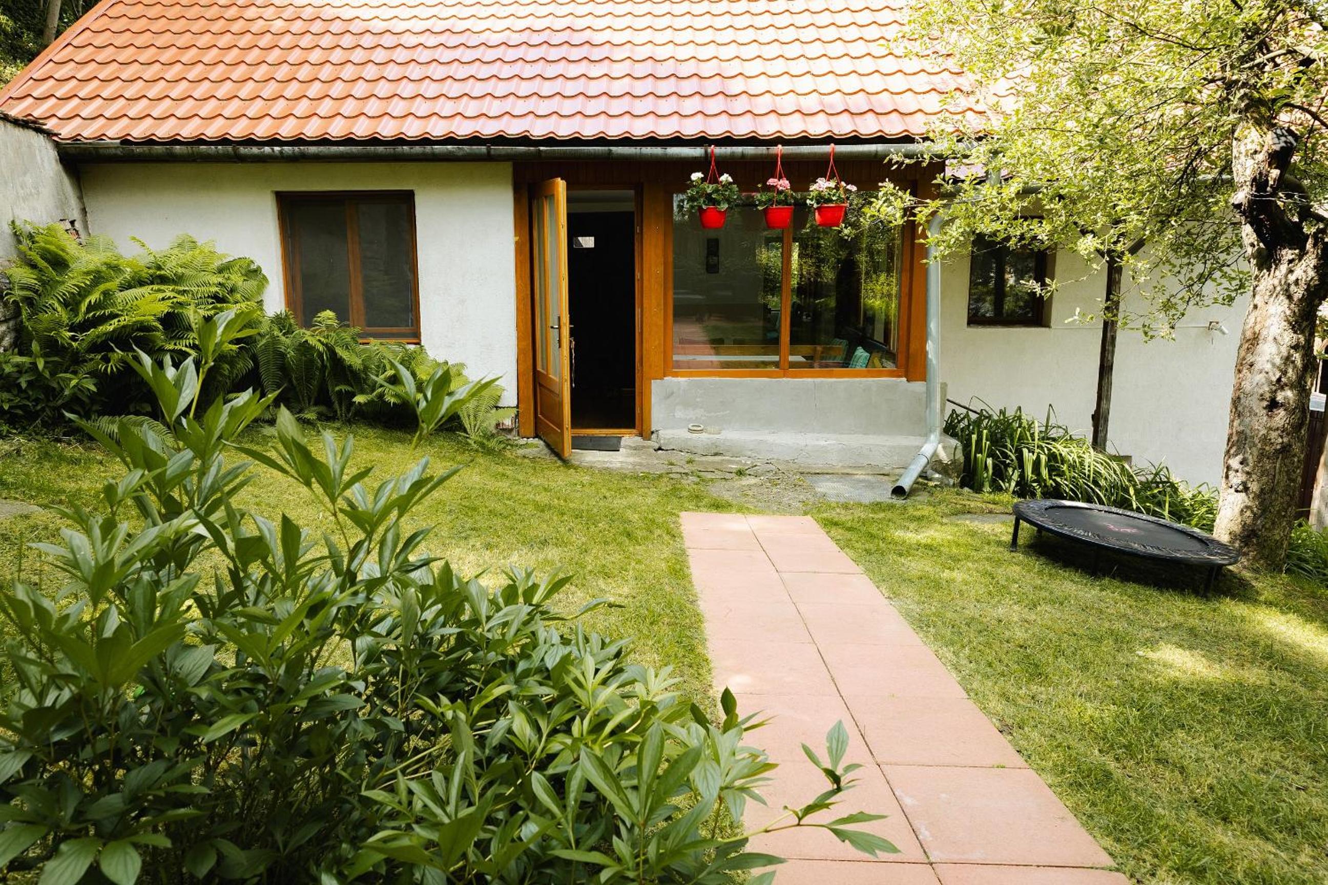 Two-Bedroom House - Photo 19