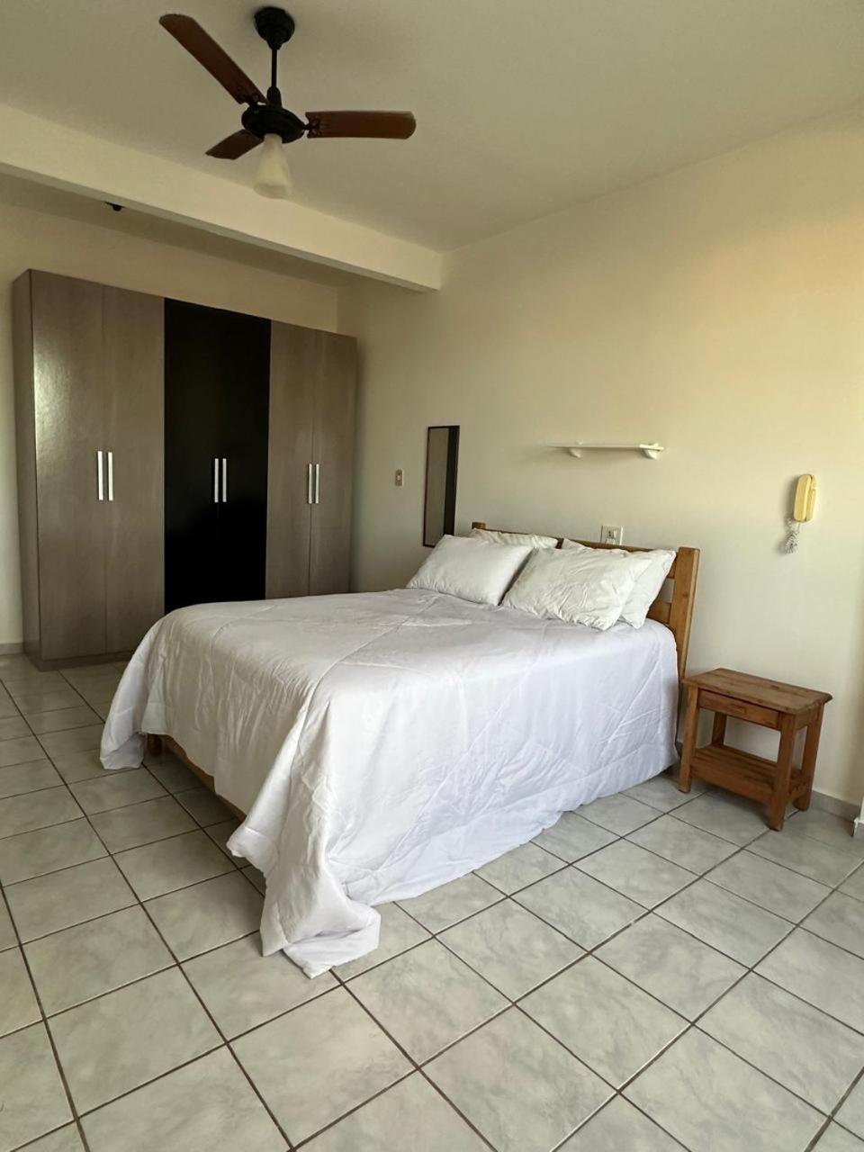 One-Bedroom Apartment with Ocean View photo 2