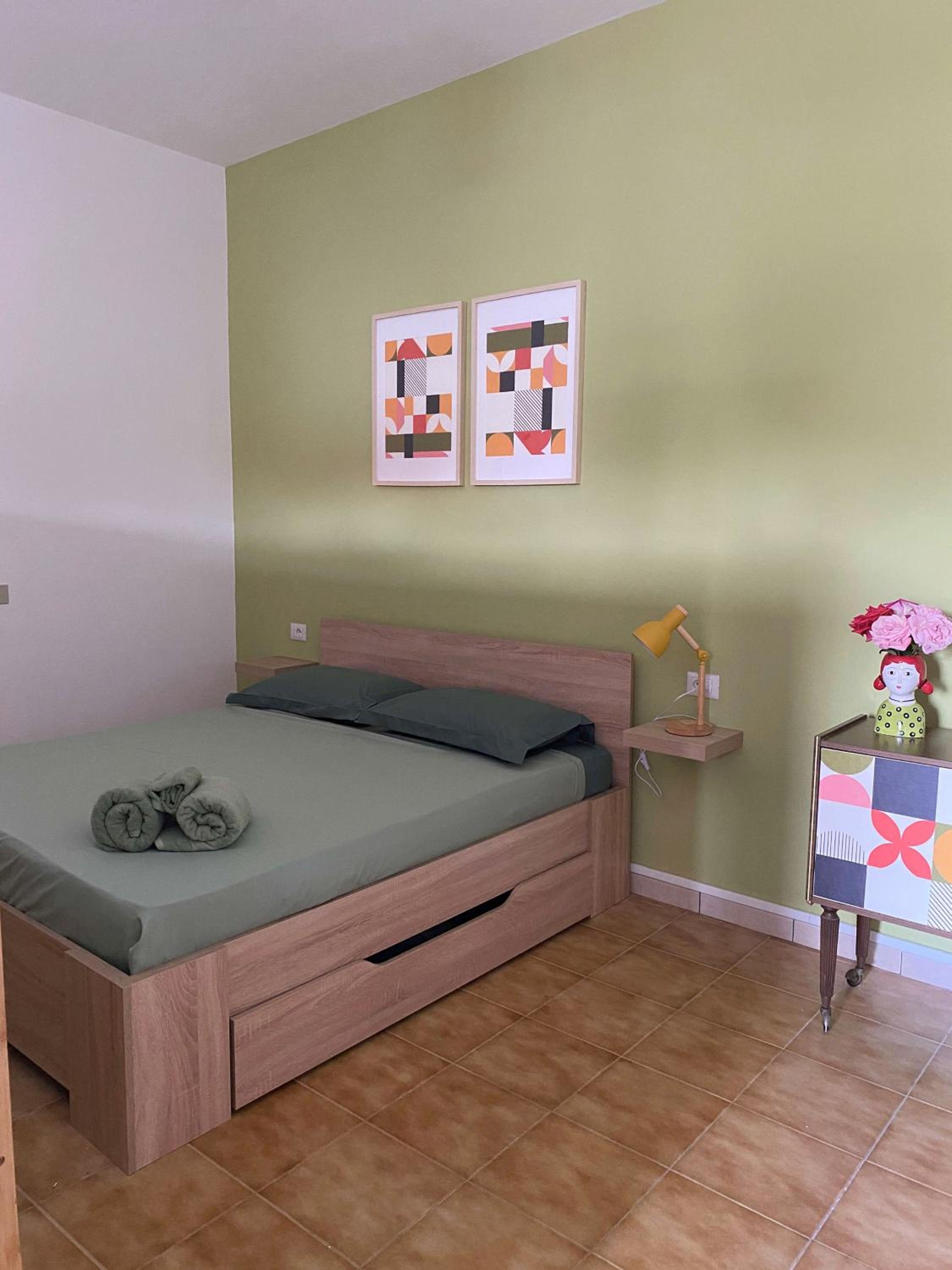 One-Bedroom House photo 1