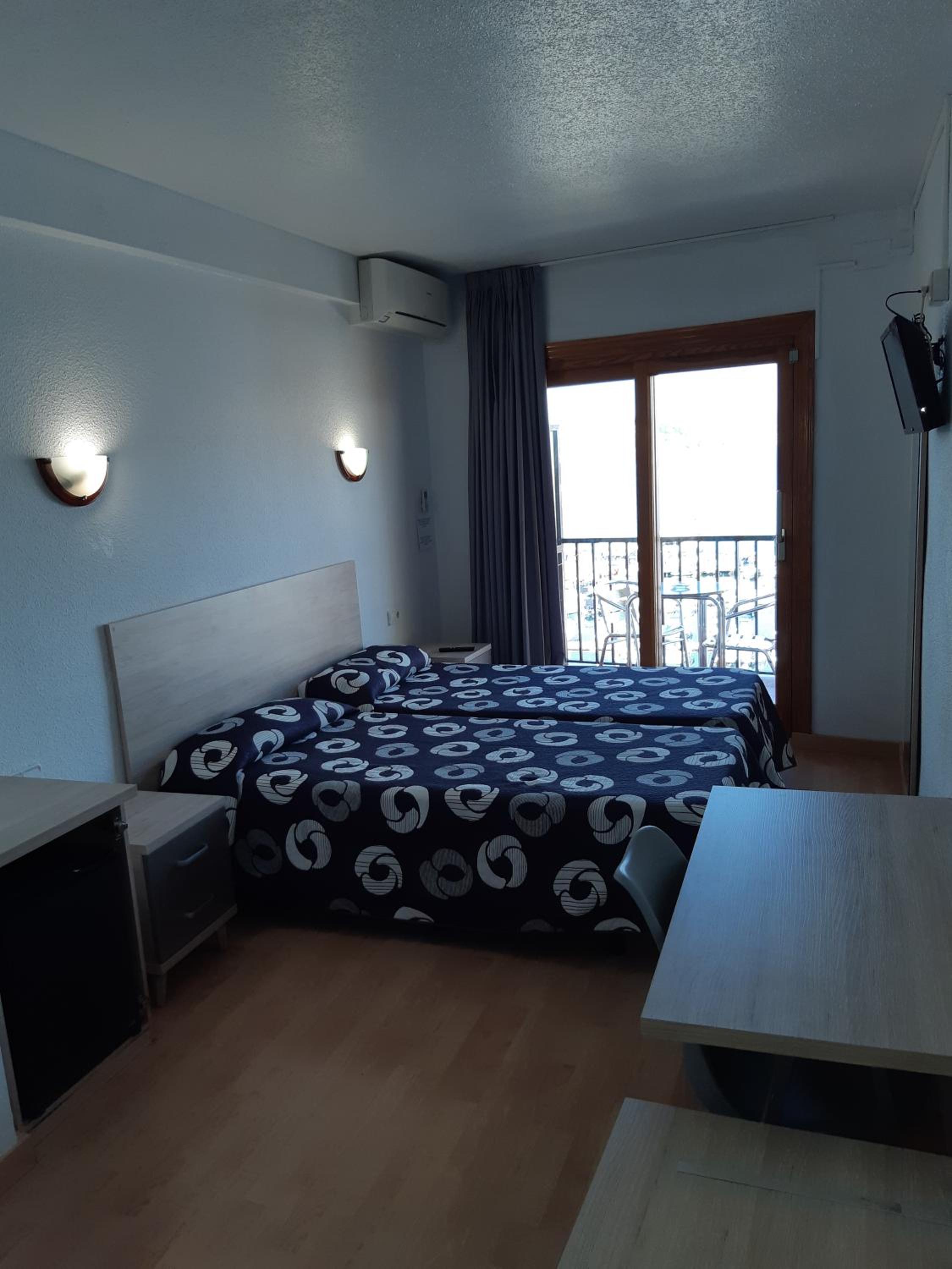 Habitación Doble con Balcón y Vista al Mar