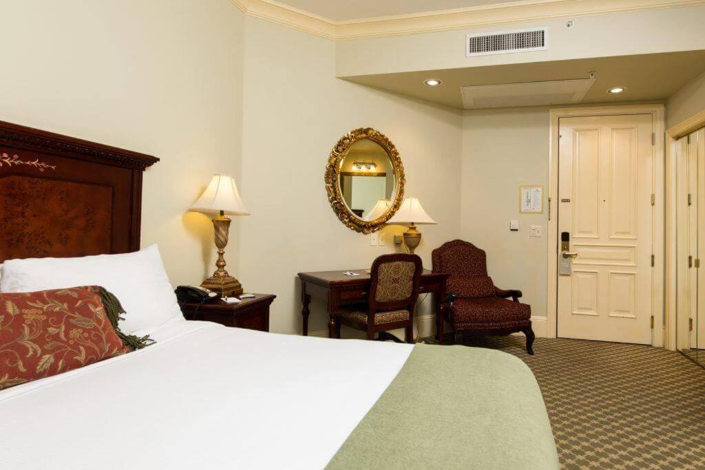 Standard Queen Room photo 1