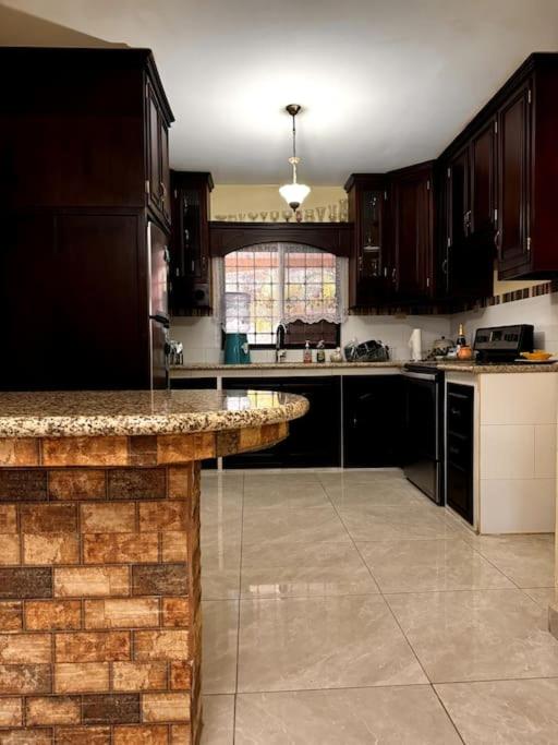 Three-Bedroom House photo 3