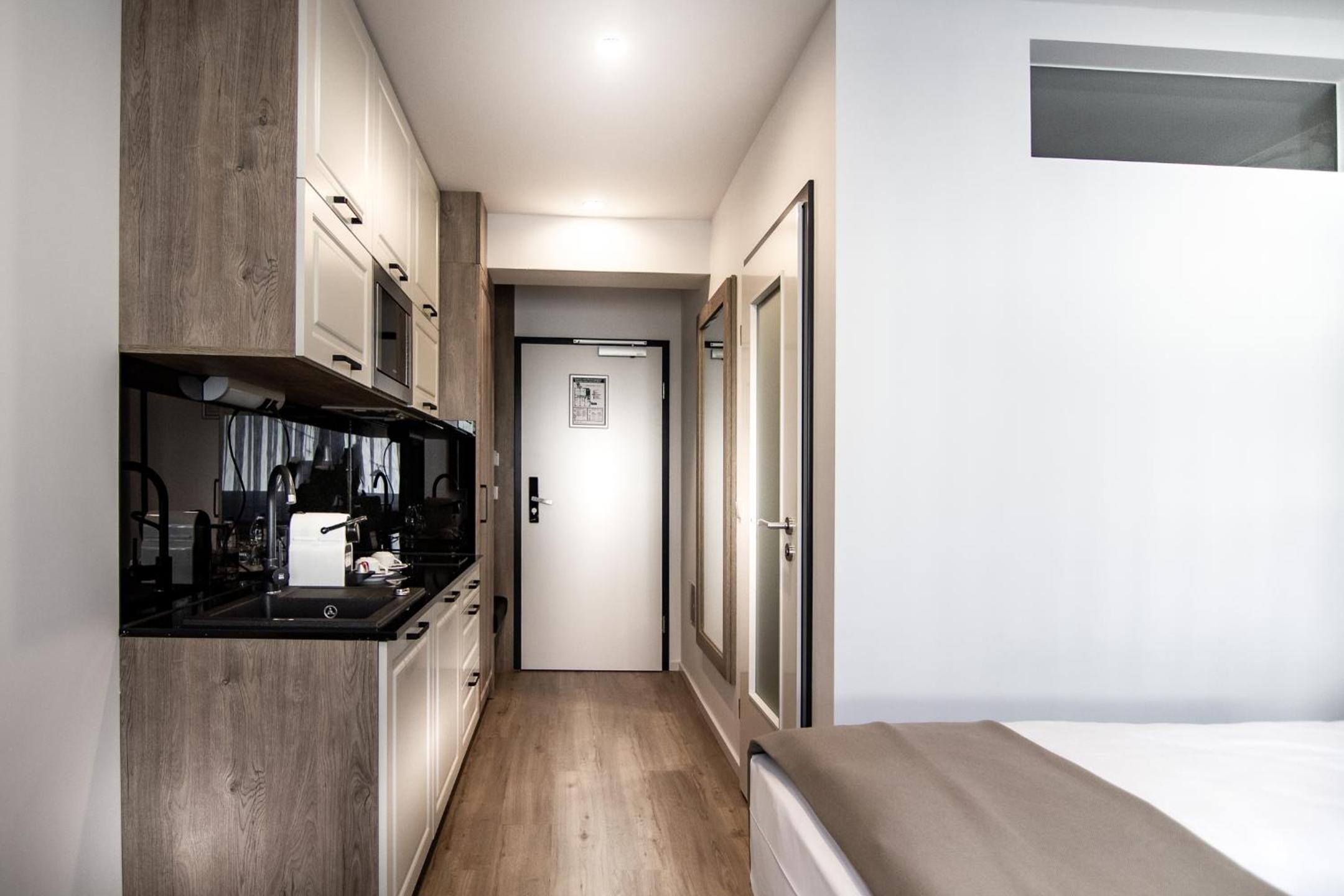 Superior Single Room thumbnail 6
