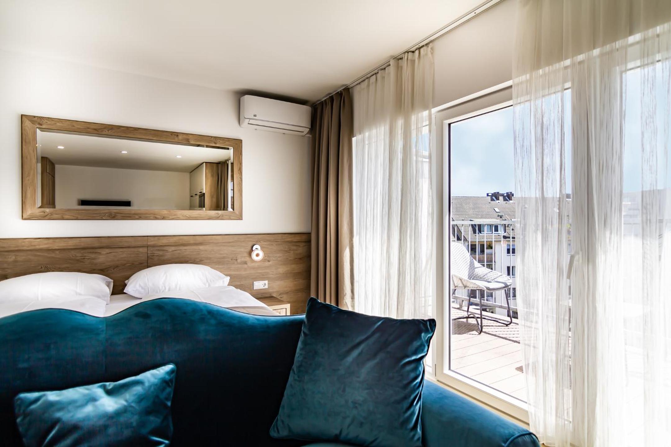 Junior Suite with Terrace thumbnail 6