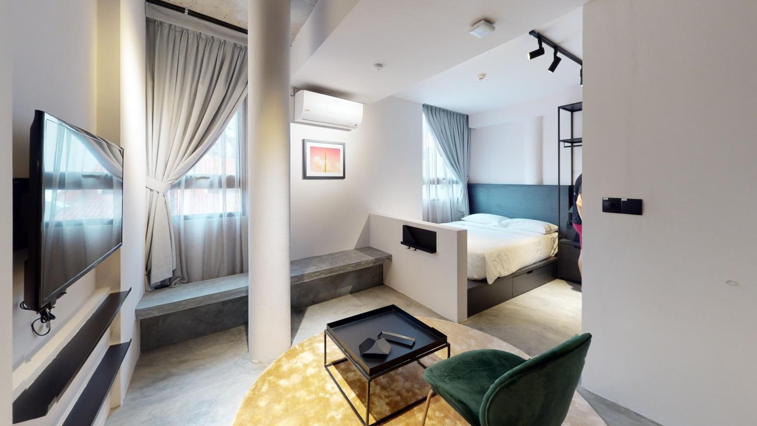 Studio Apartment photo 1