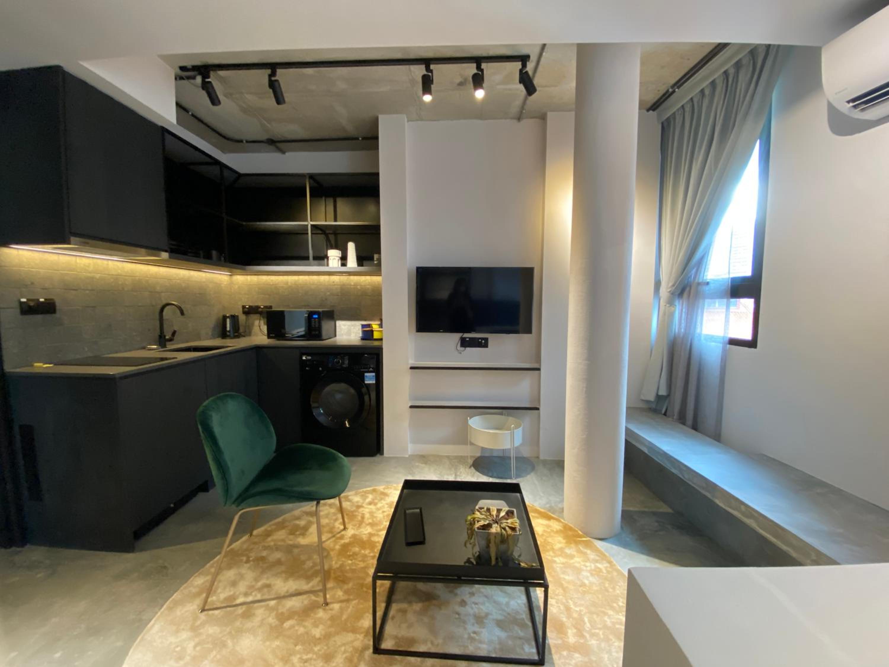 Studio Apartment photo 3