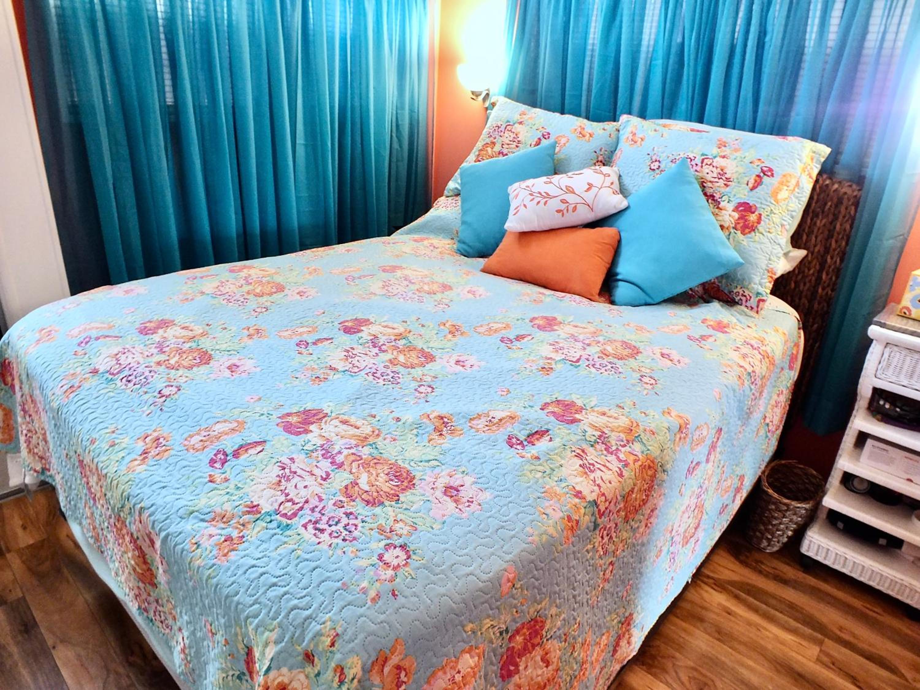 One-Bedroom House photo 1