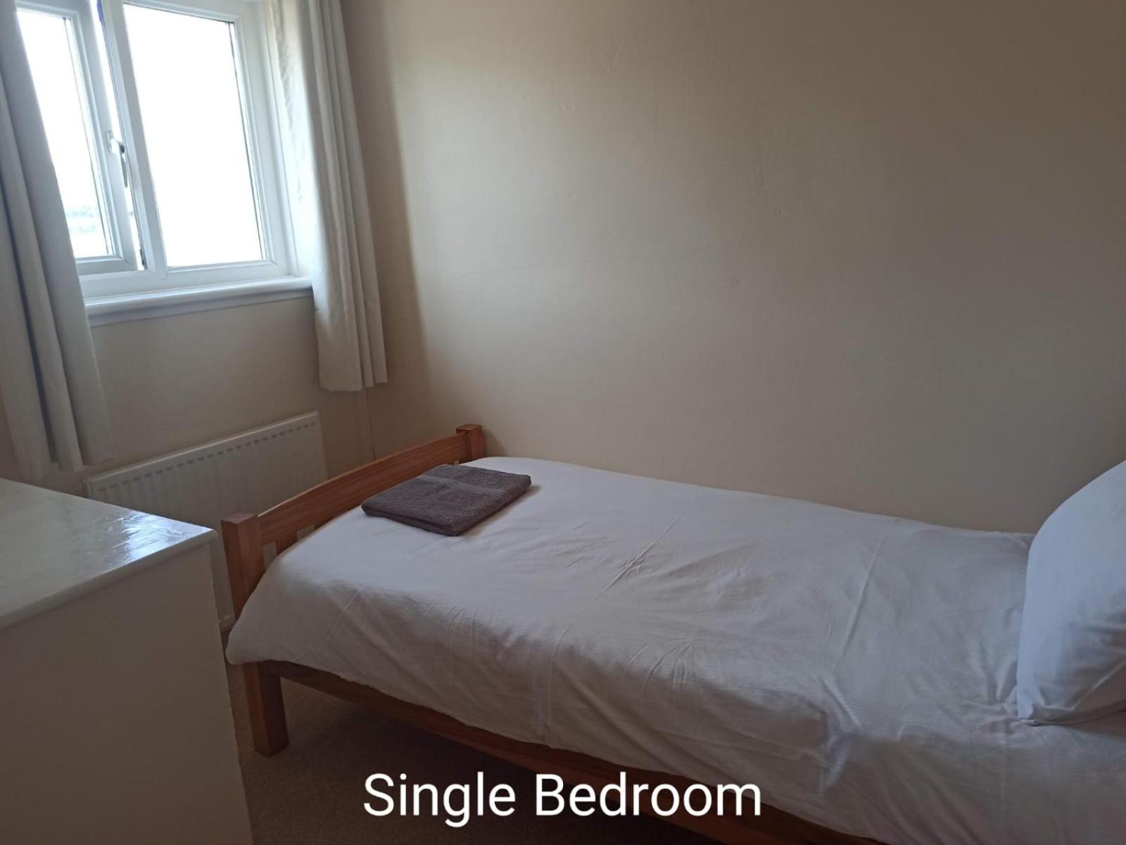 One-Bedroom House photo 1