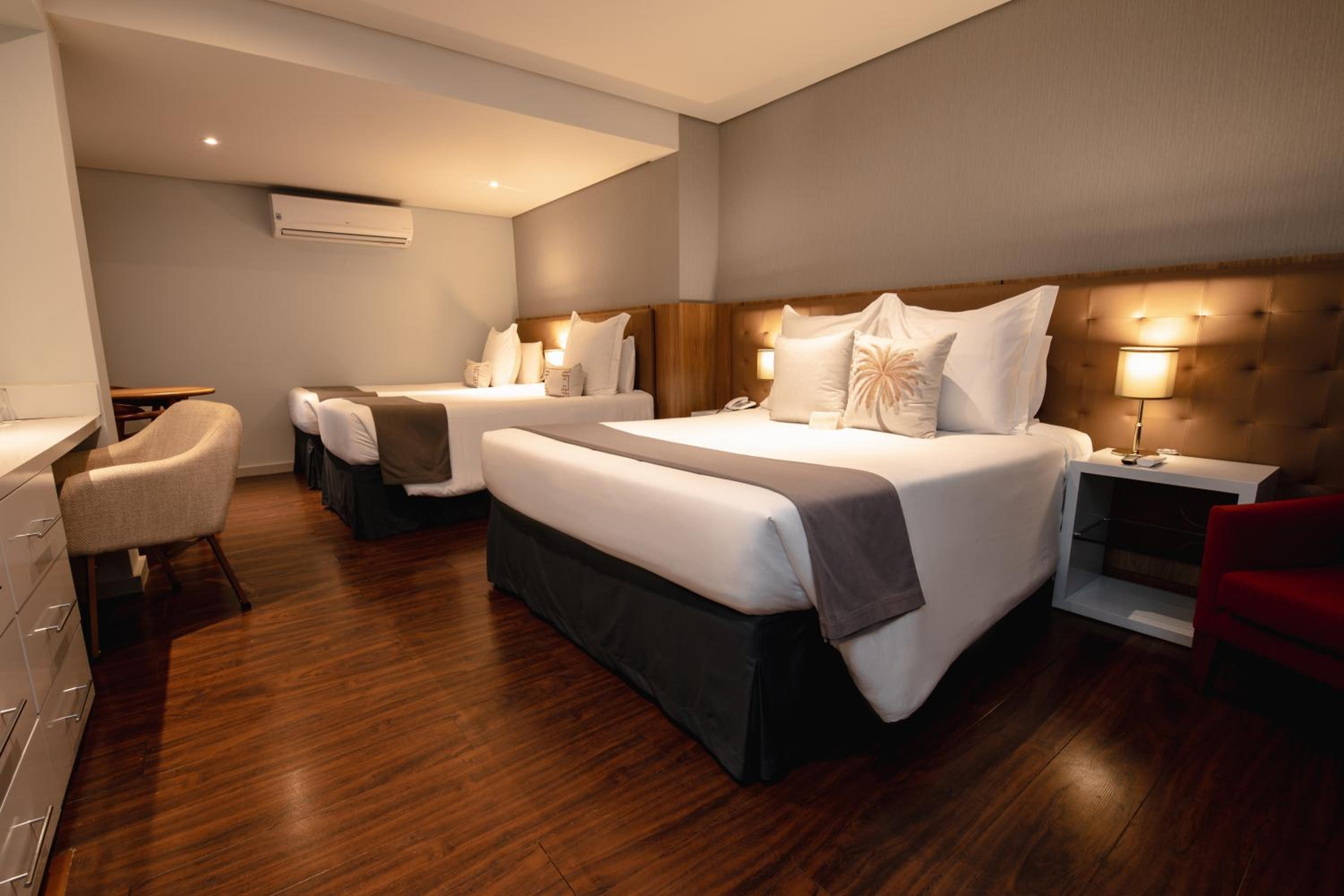 Superior Quadruple Room - Photo 1