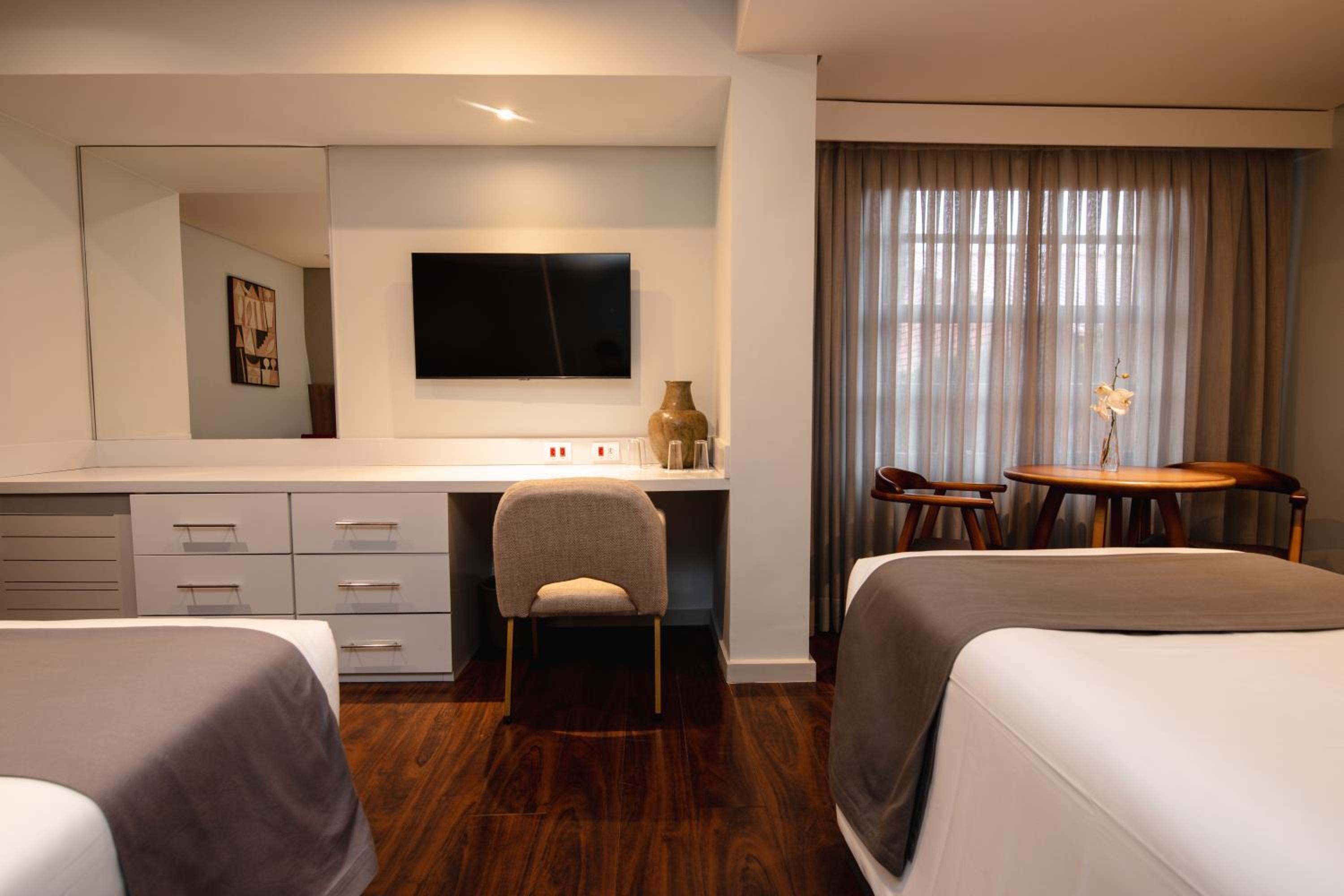 Superior Quadruple Room - Photo 3