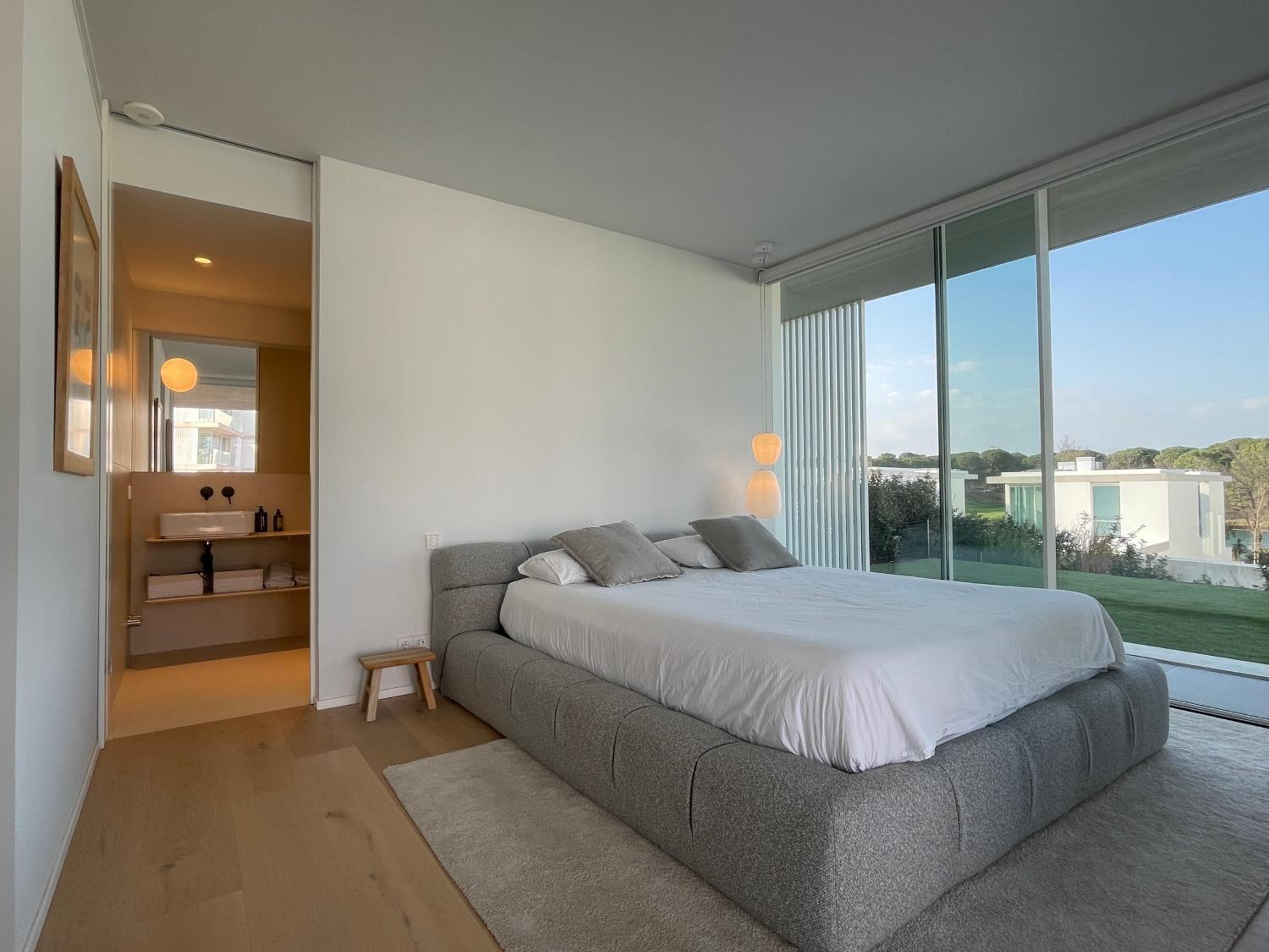 Three-Bedroom Deluxe Apartment